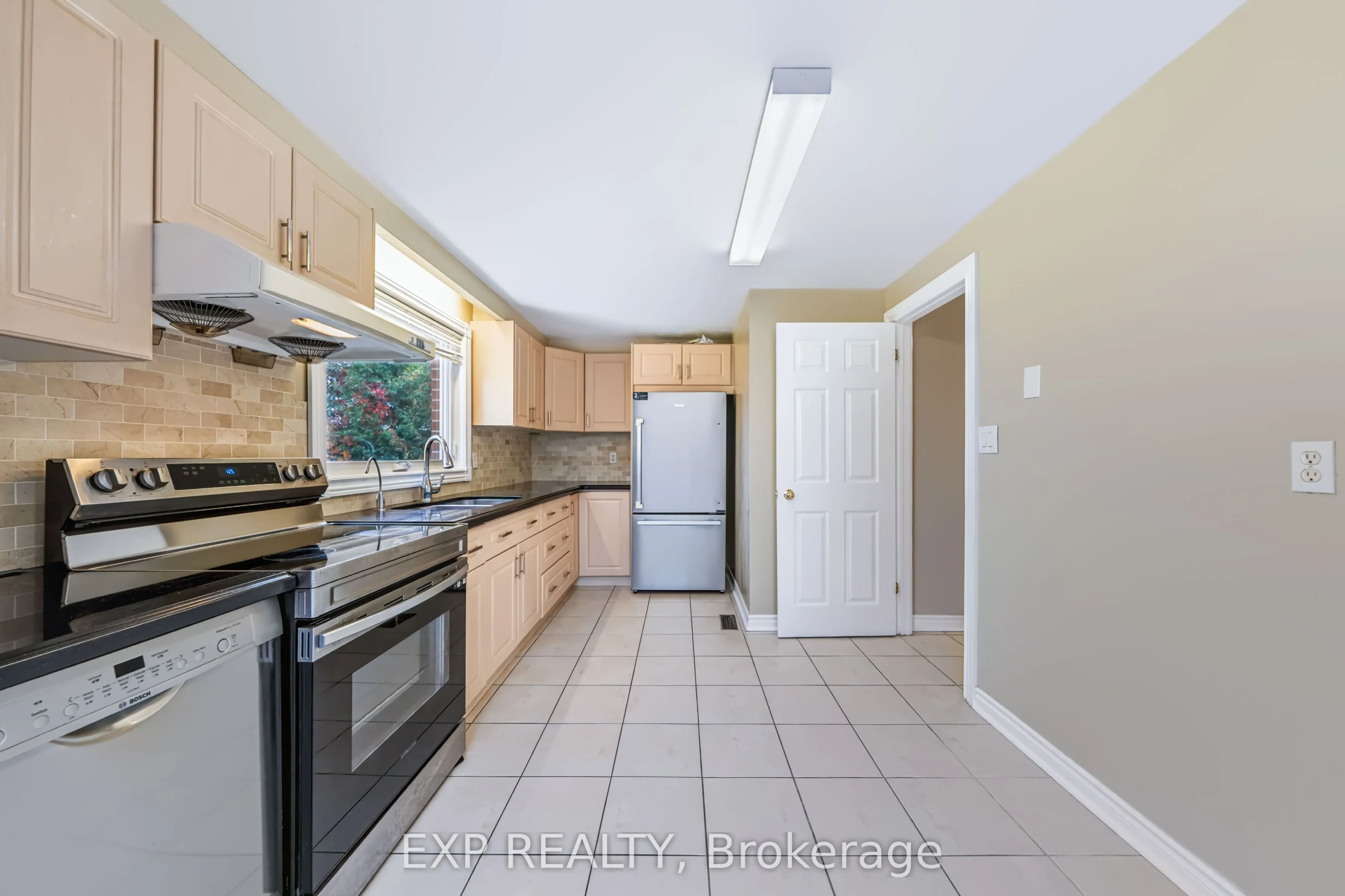 74 Longford Crescent