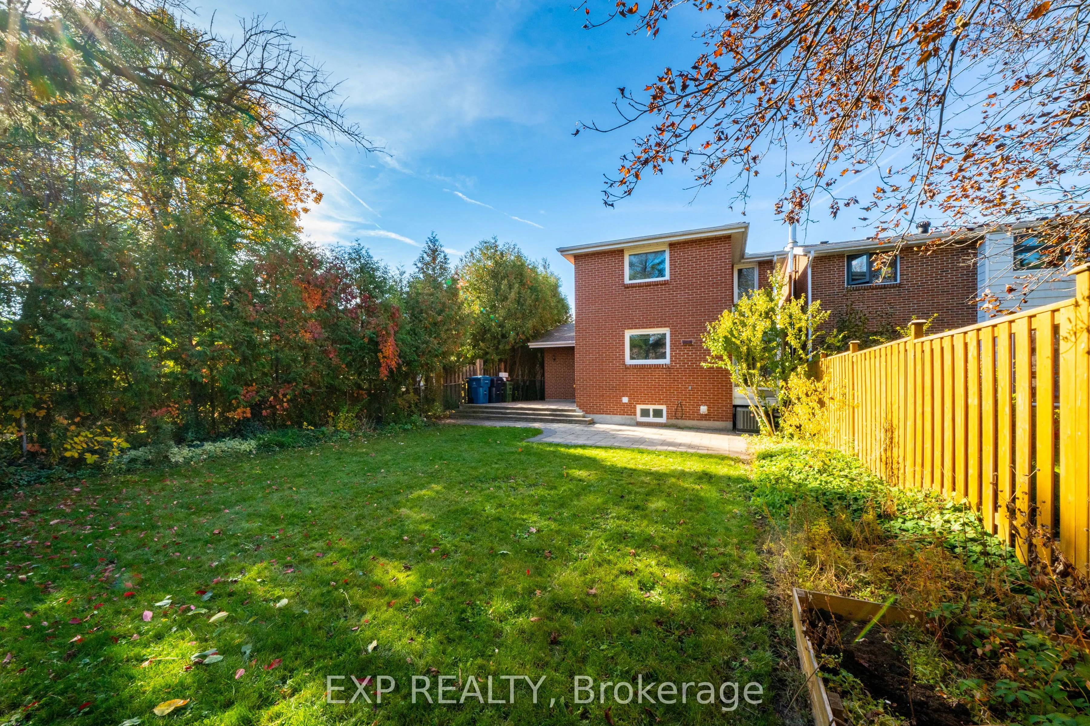 74 Longford Crescent