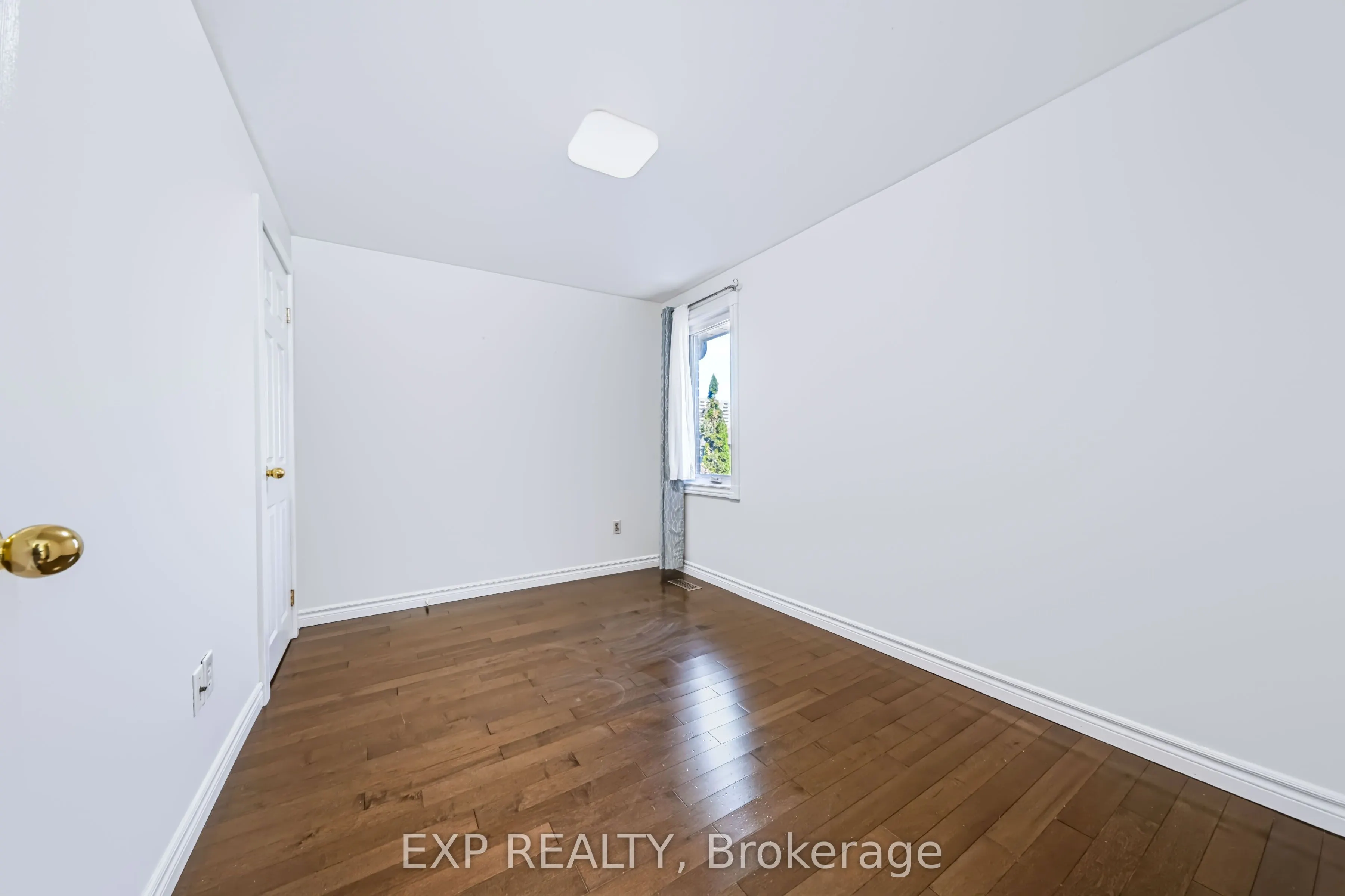 74 Longford Crescent