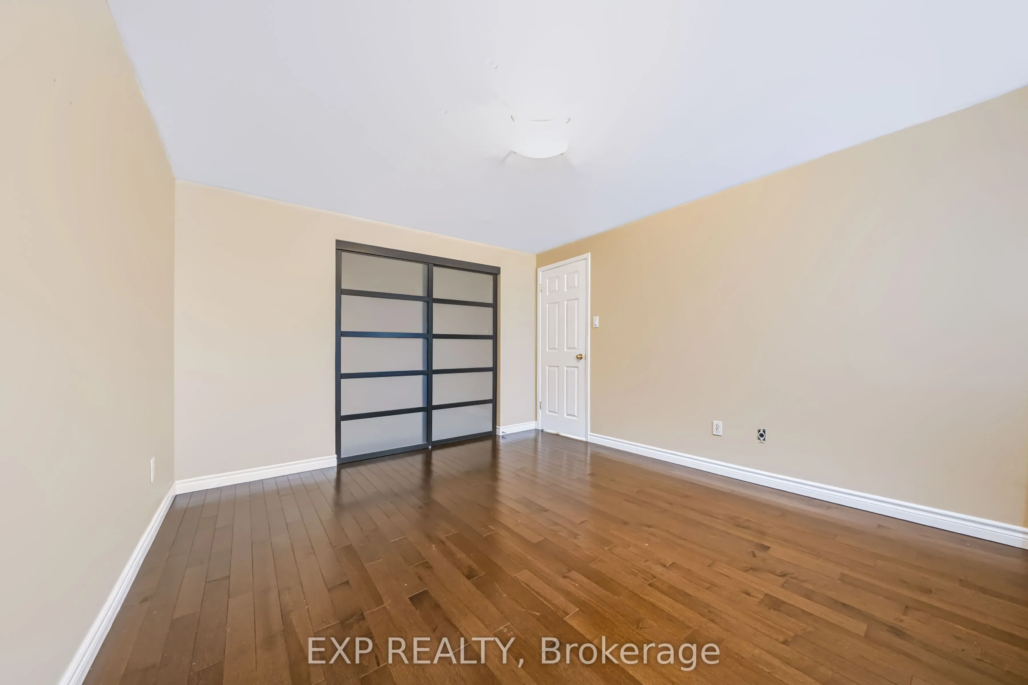 74 Longford Crescent