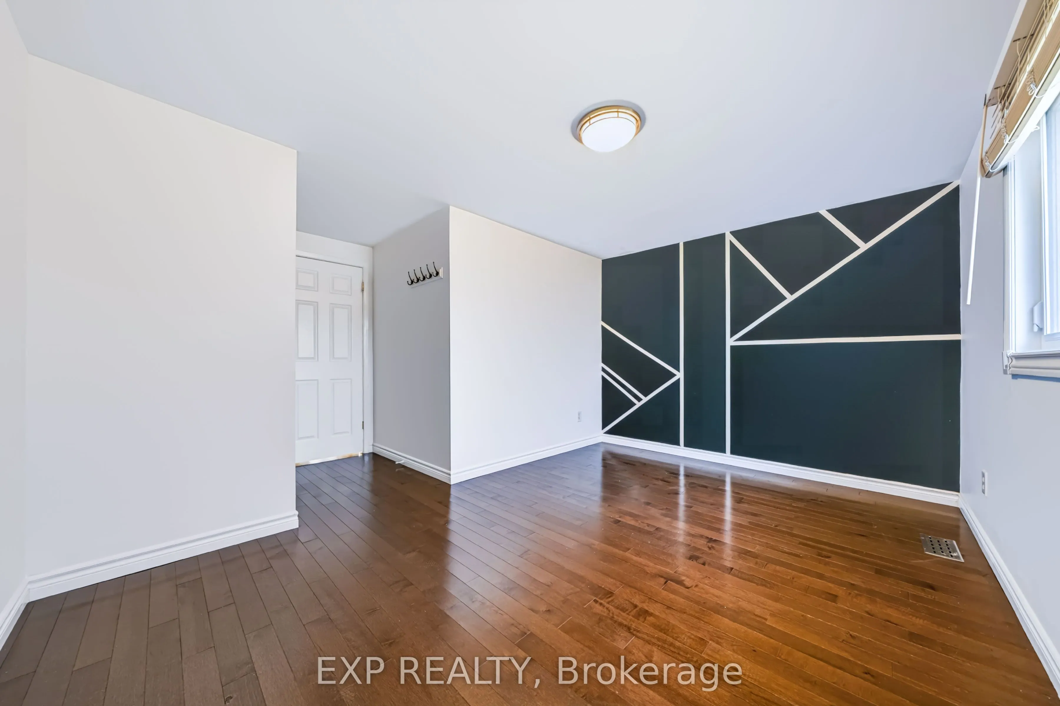 74 Longford Crescent