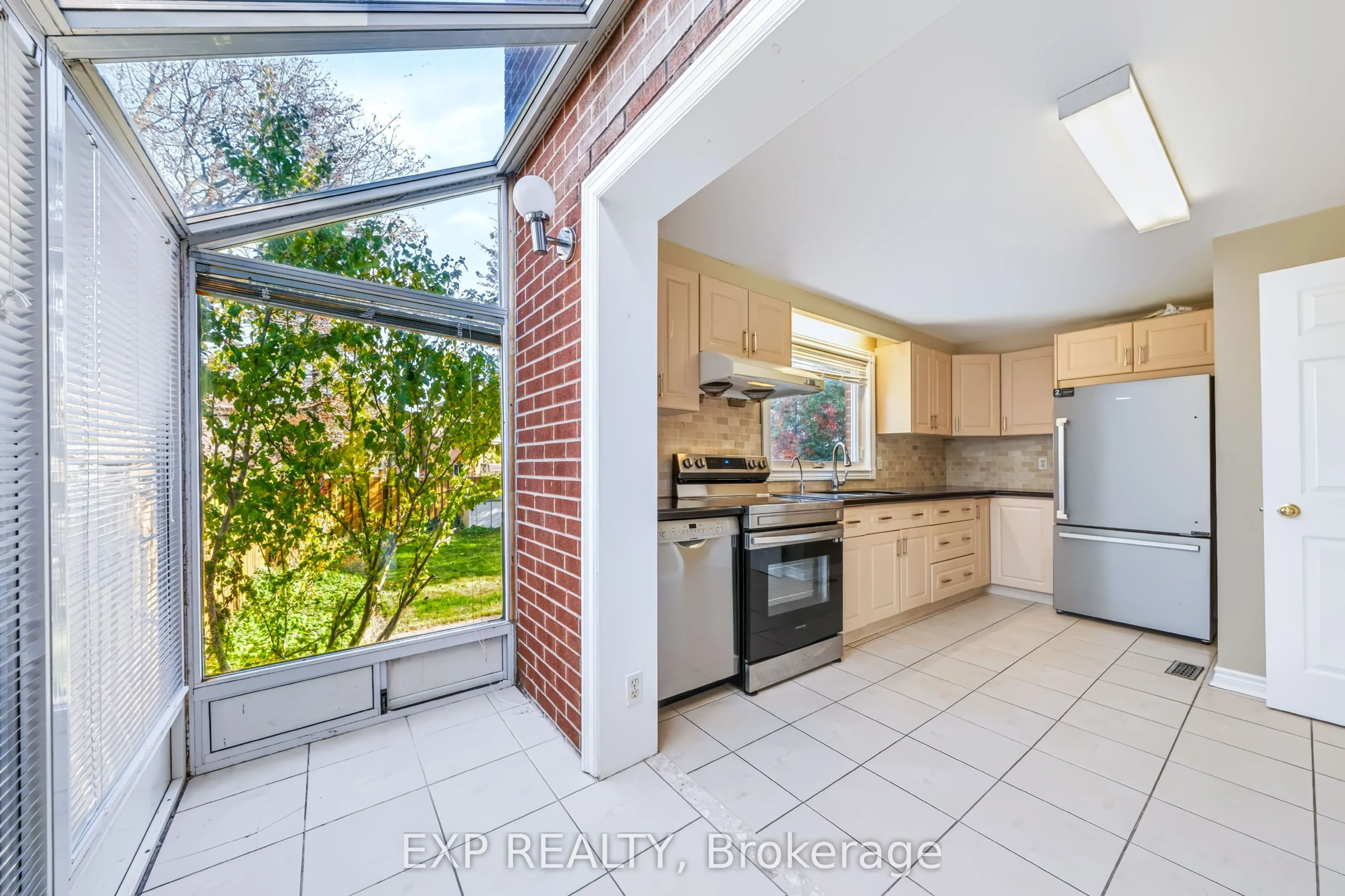 74 Longford Crescent