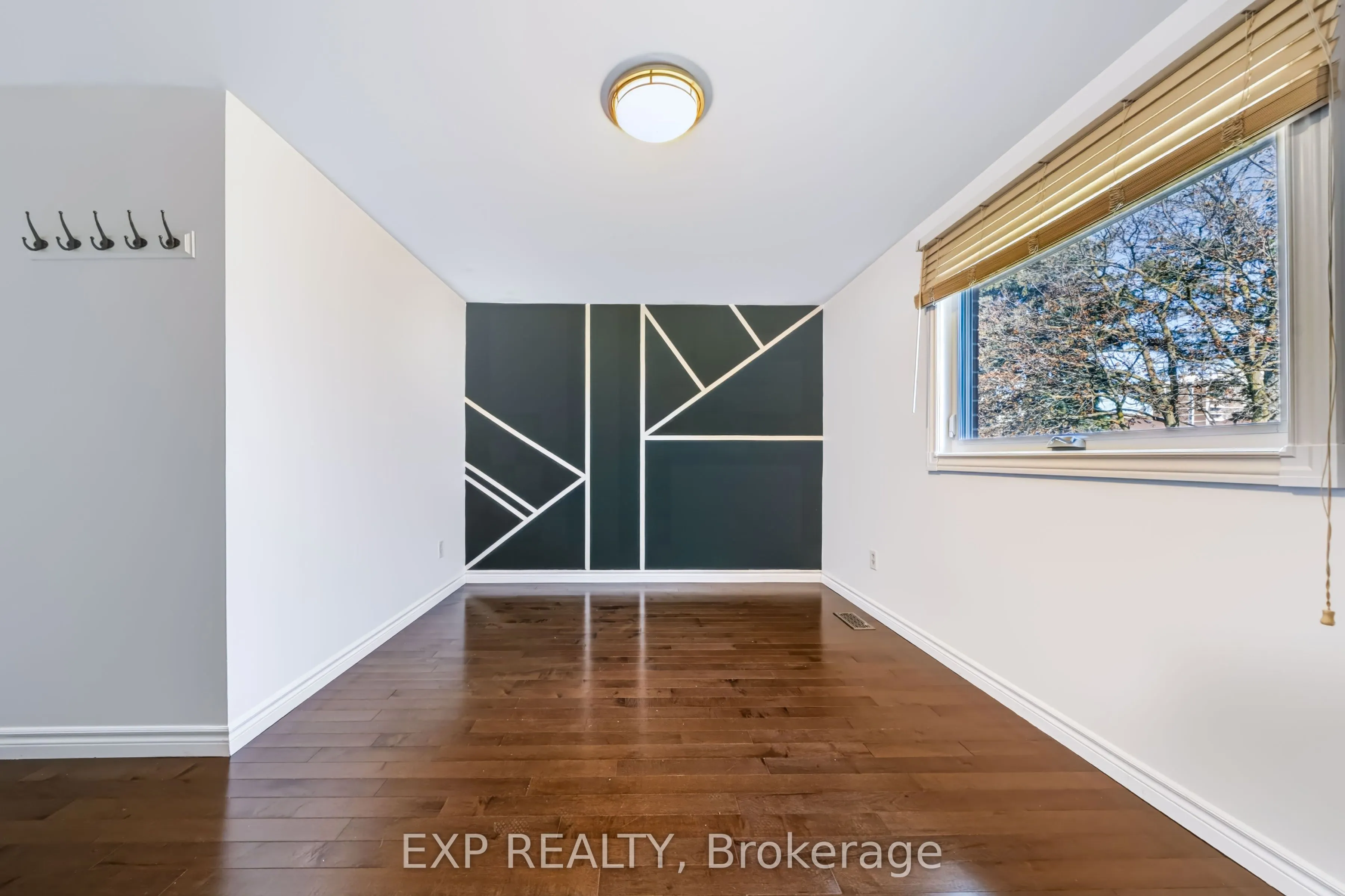 74 Longford Crescent