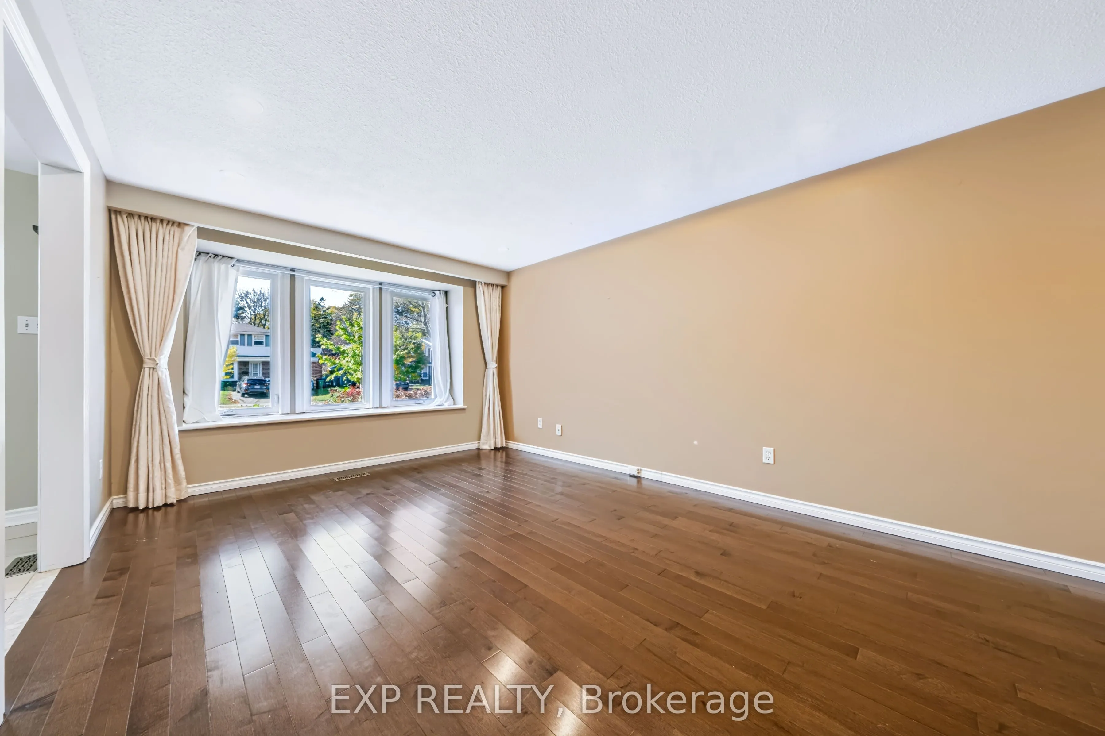 74 Longford Crescent