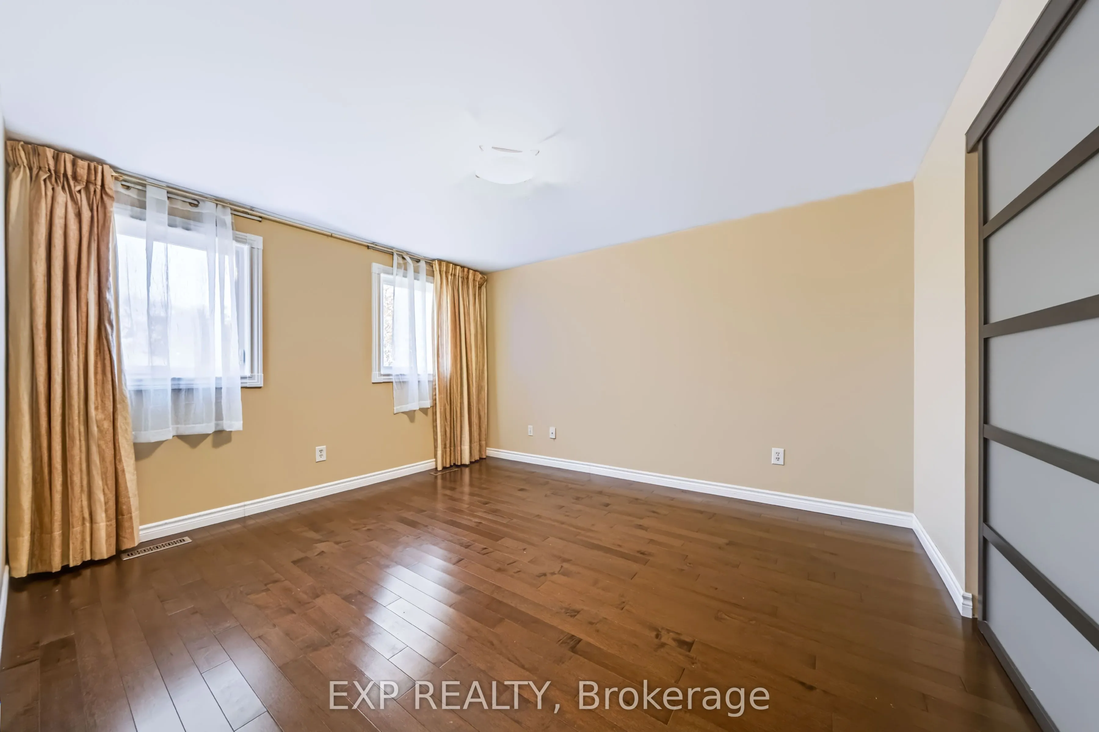 74 Longford Crescent