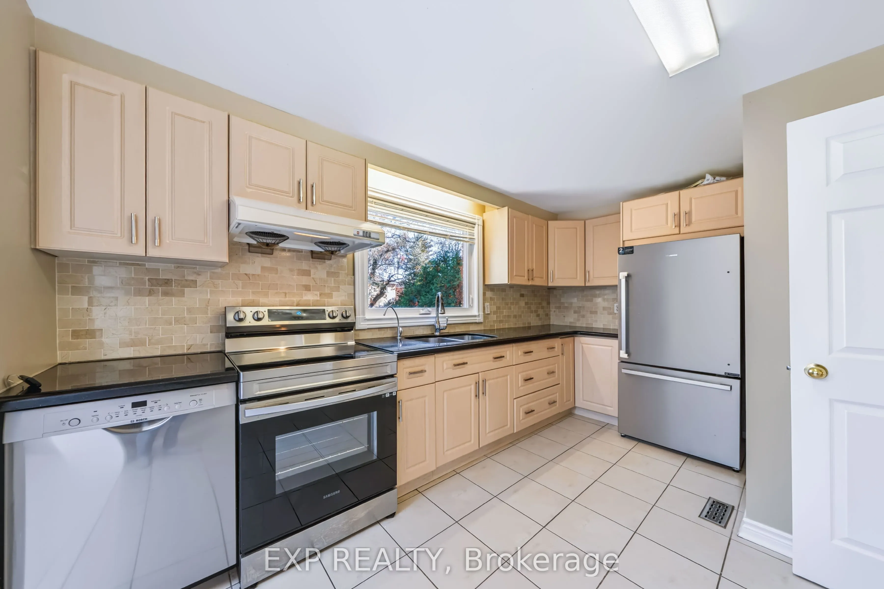 74 Longford Crescent