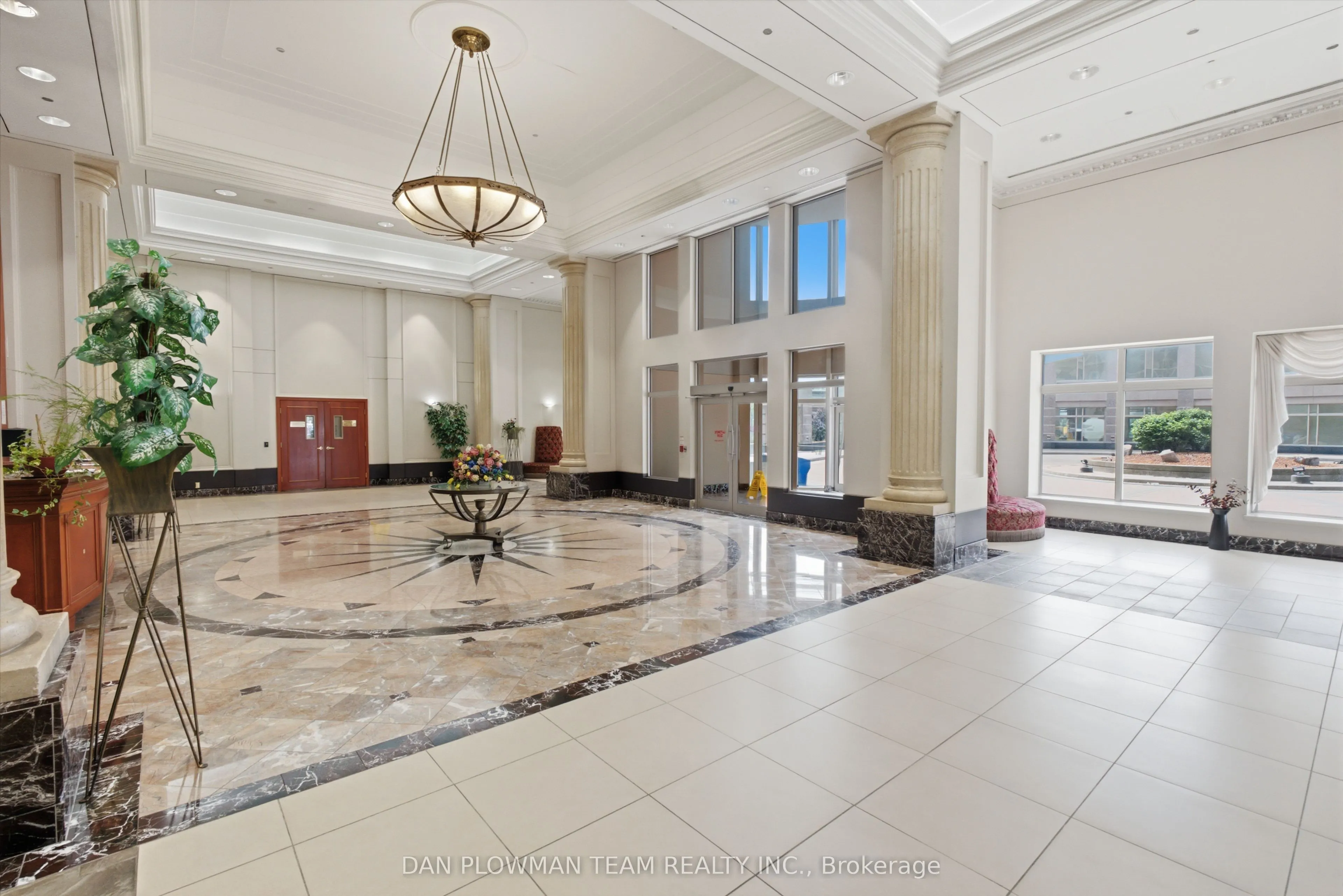 8 Lee Centre Drive #913