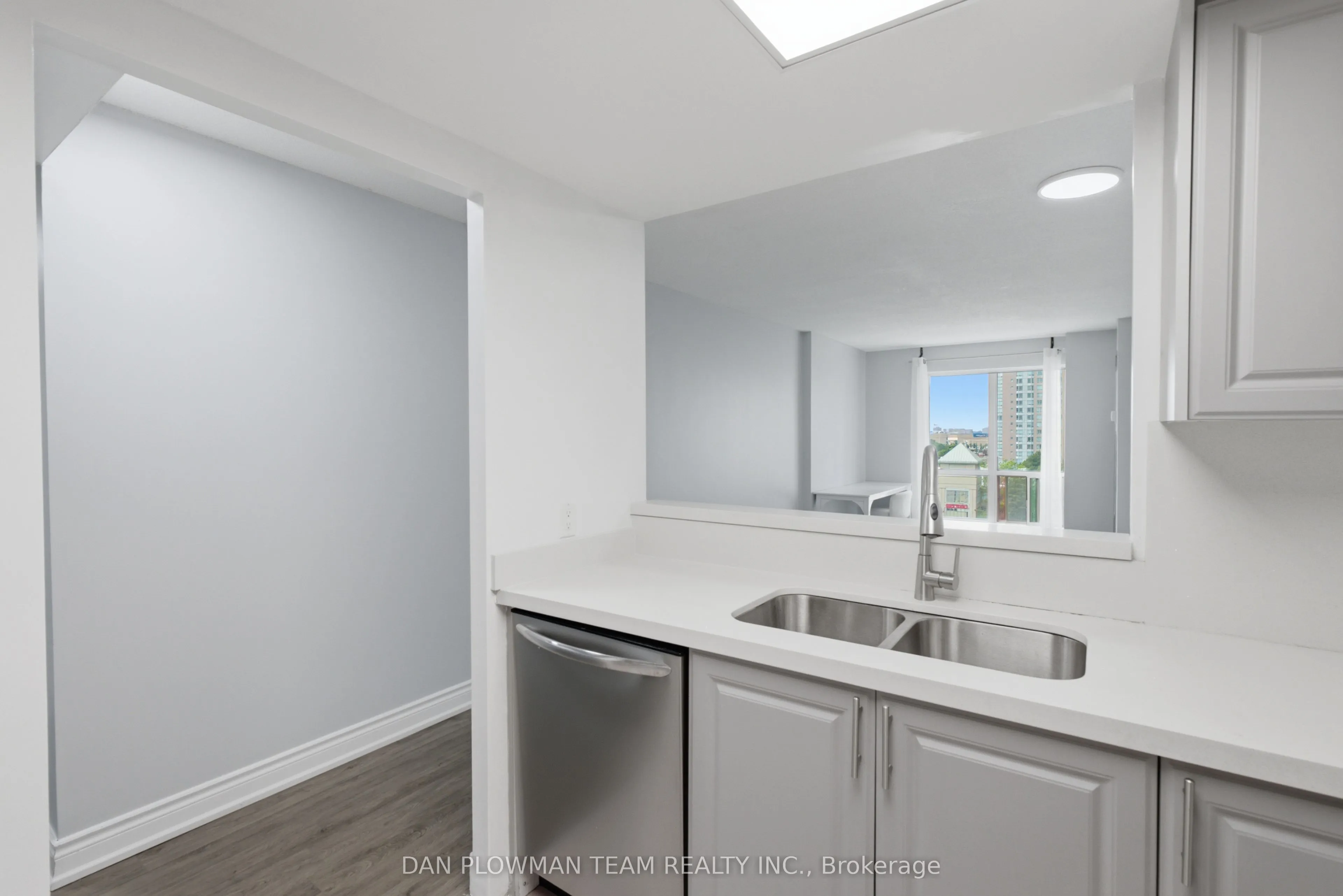 8 Lee Centre Drive #913
