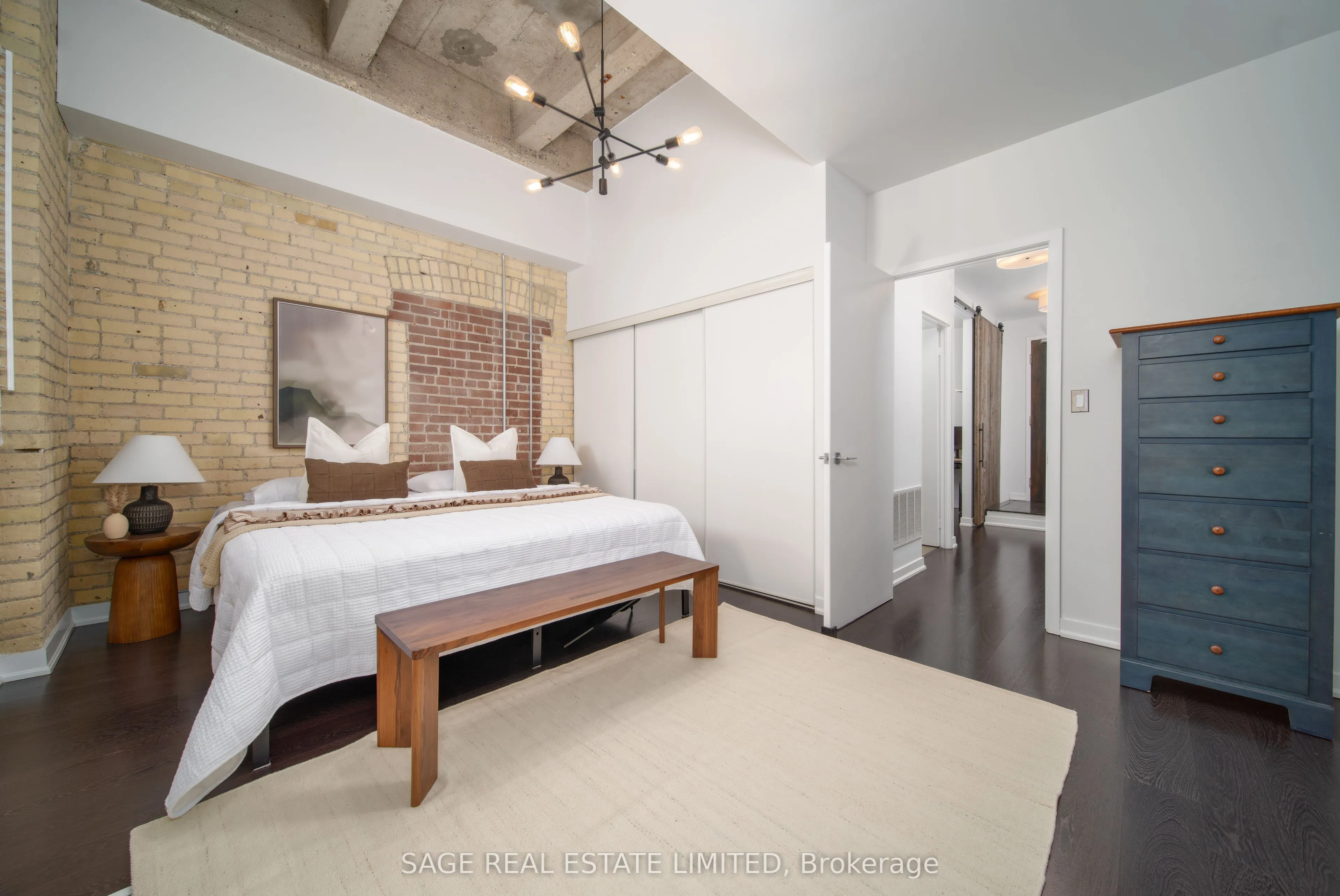 201 Carlaw Avenue #128