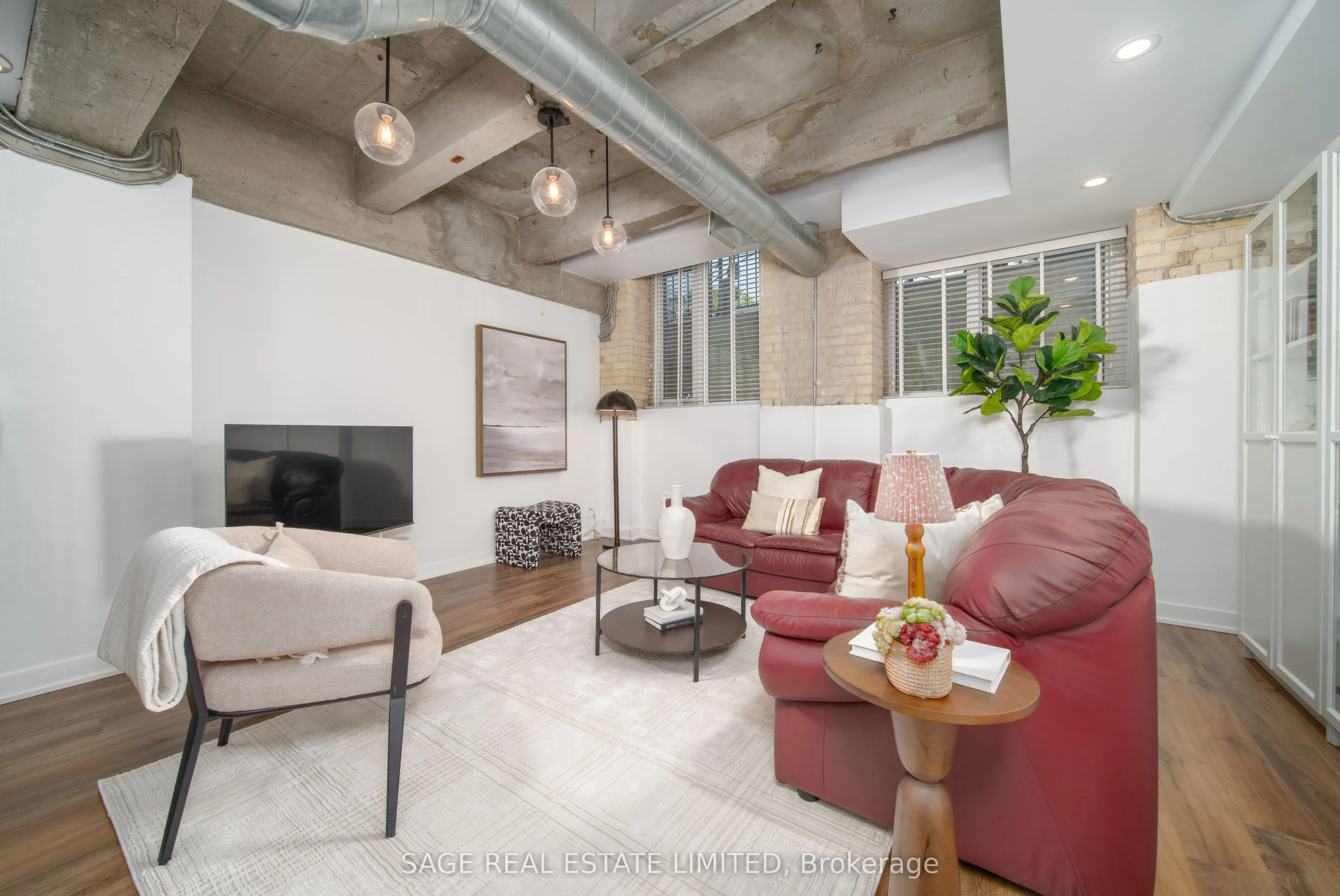 201 Carlaw Avenue #128