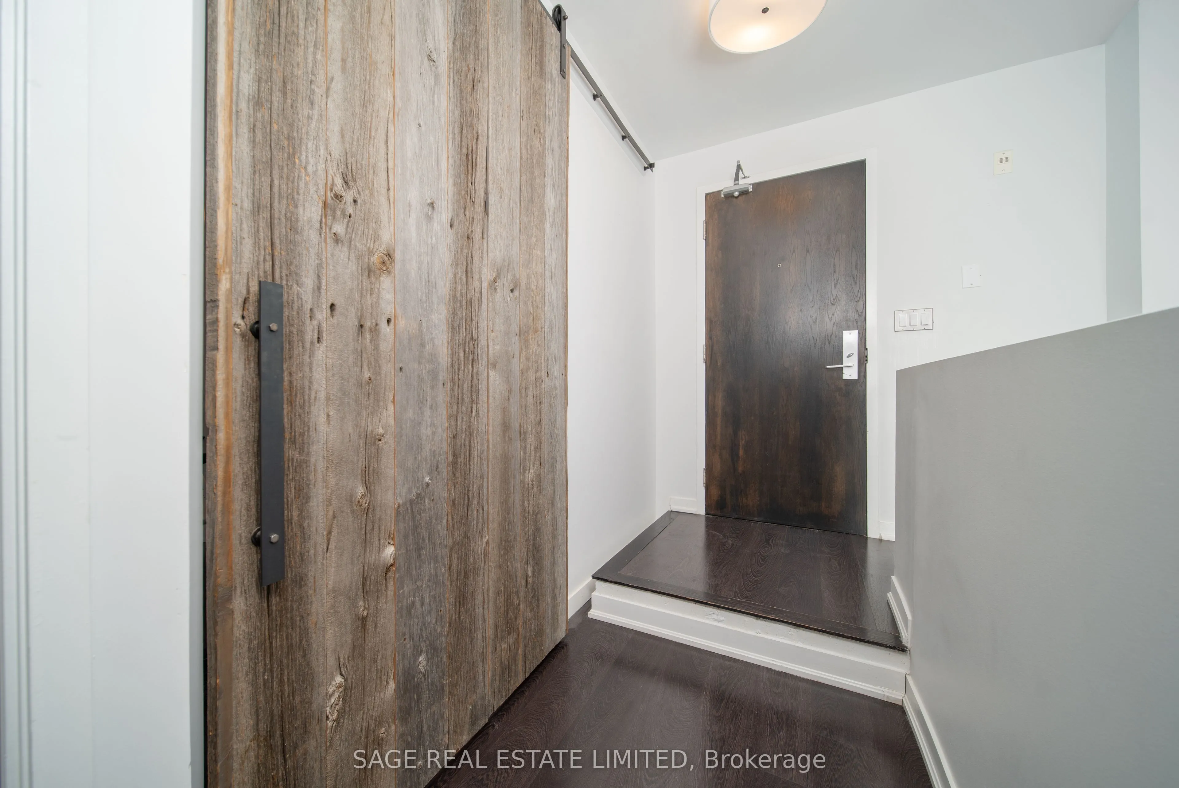 201 Carlaw Avenue #128