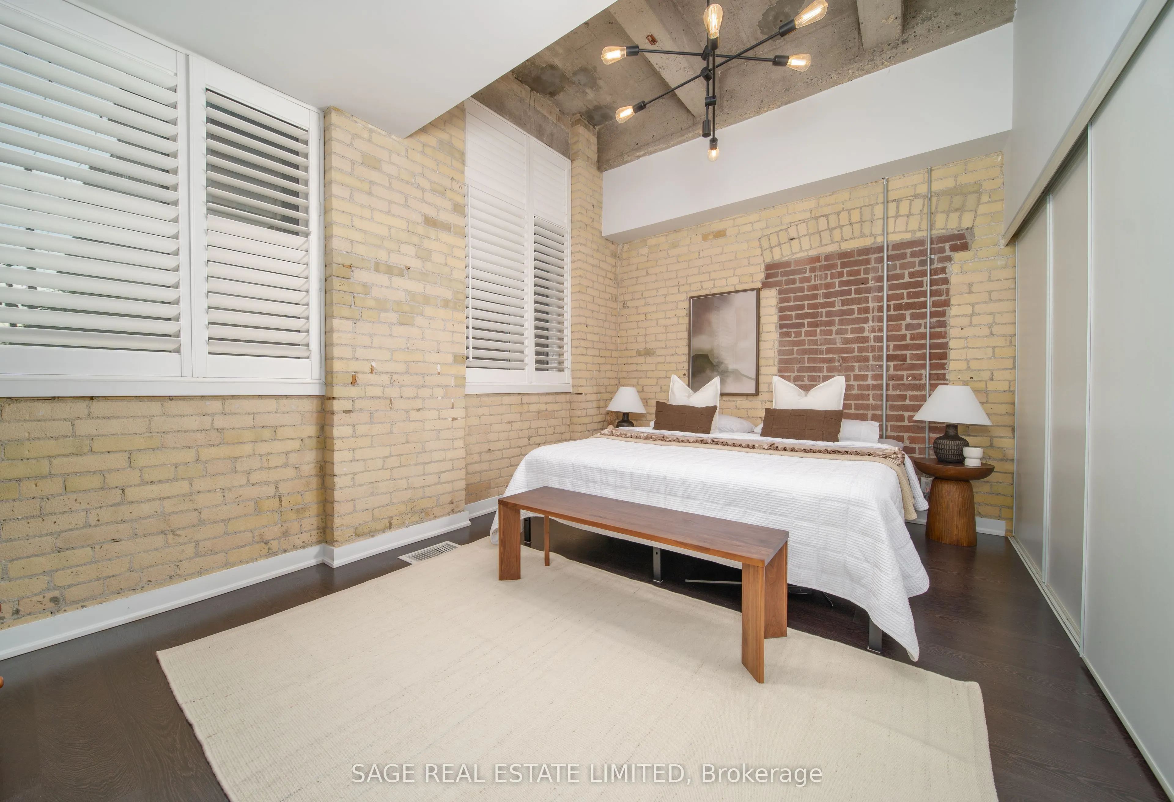 201 Carlaw Avenue #128