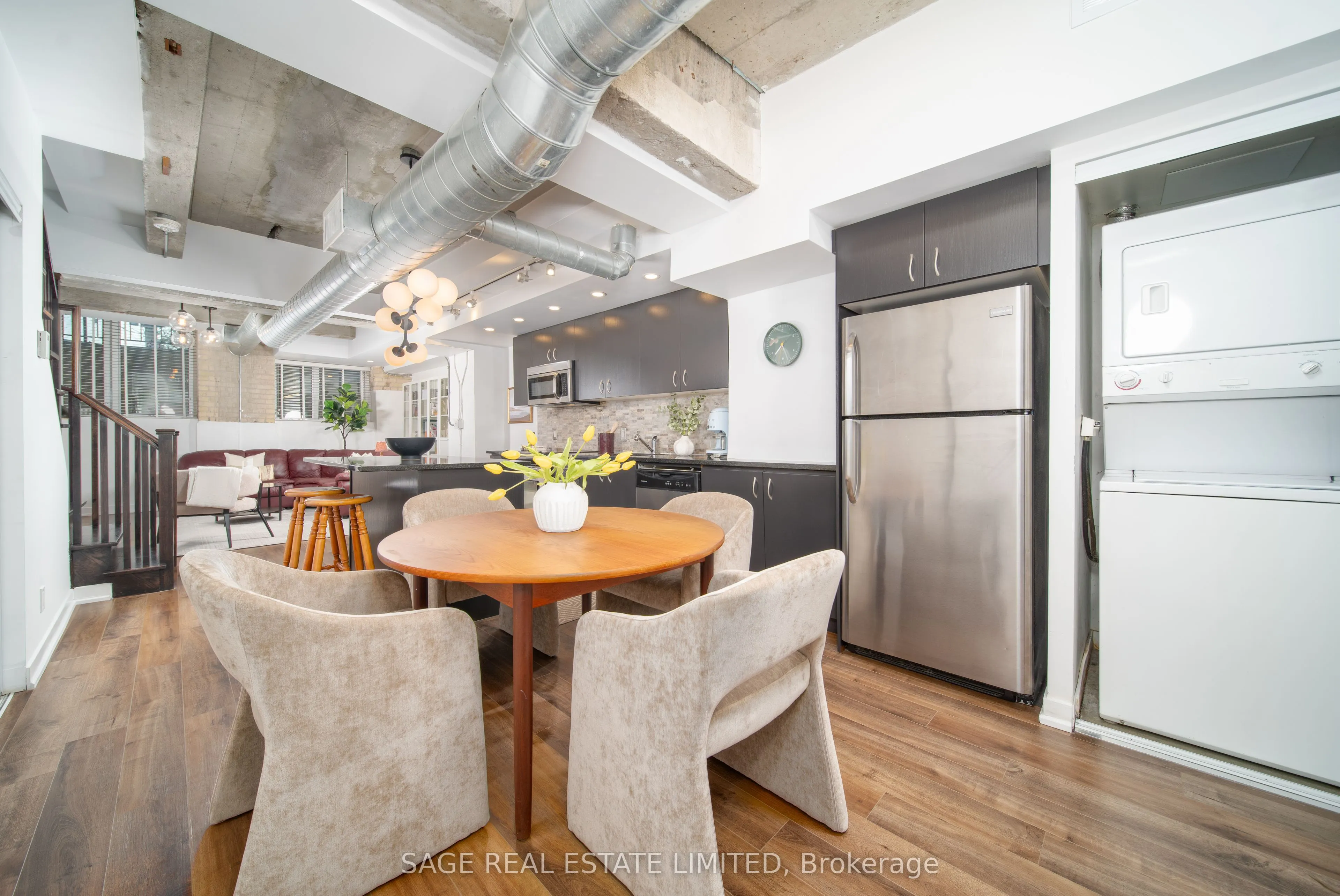 201 Carlaw Avenue #128