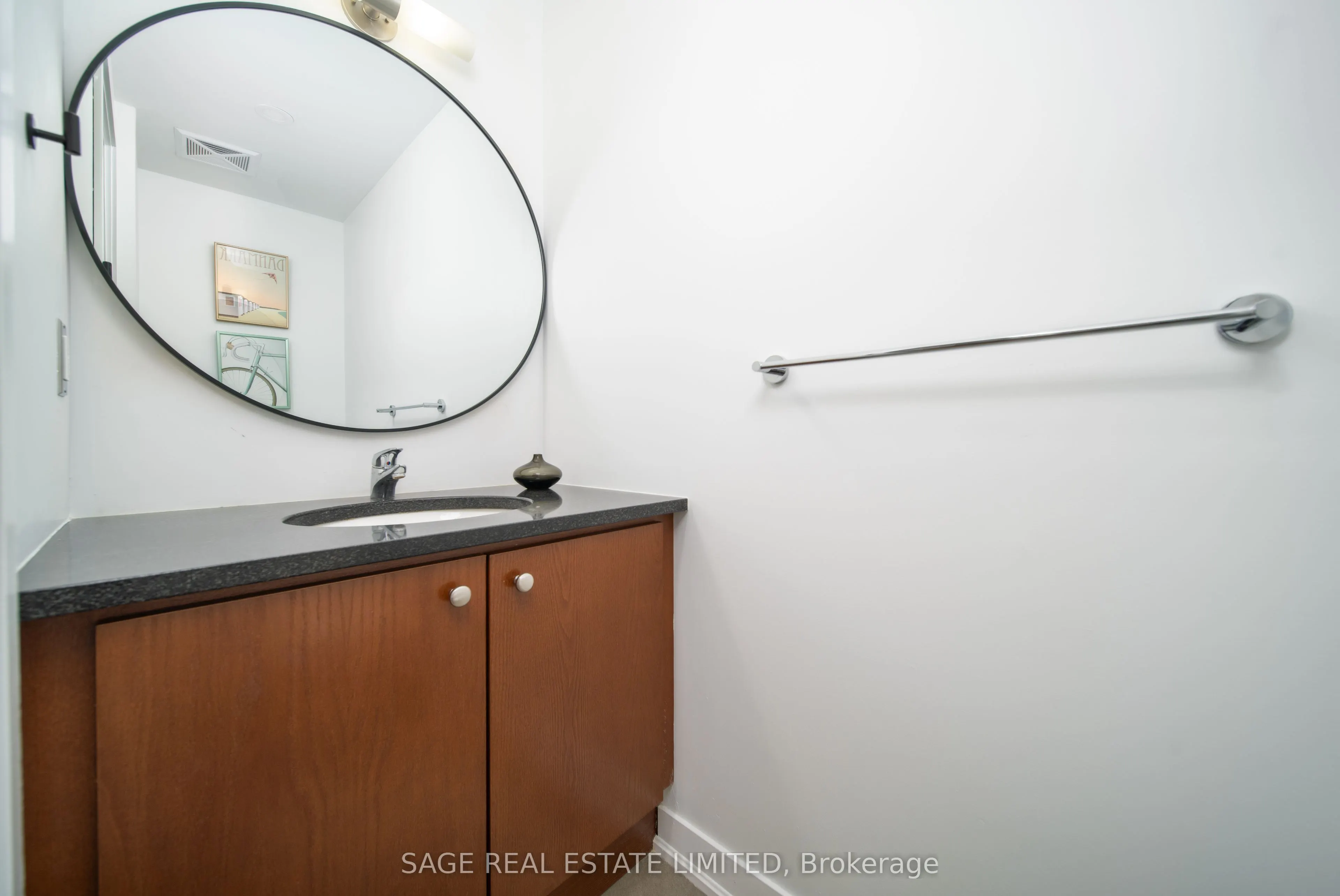 201 Carlaw Avenue #128