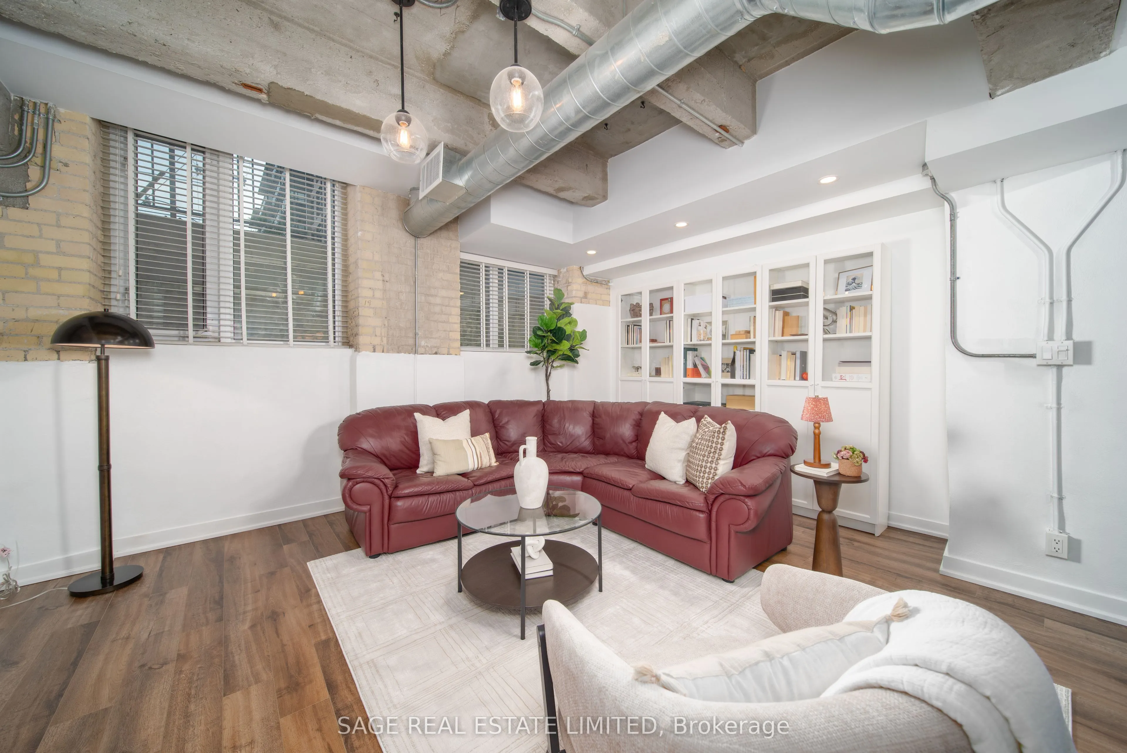 201 Carlaw Avenue #128