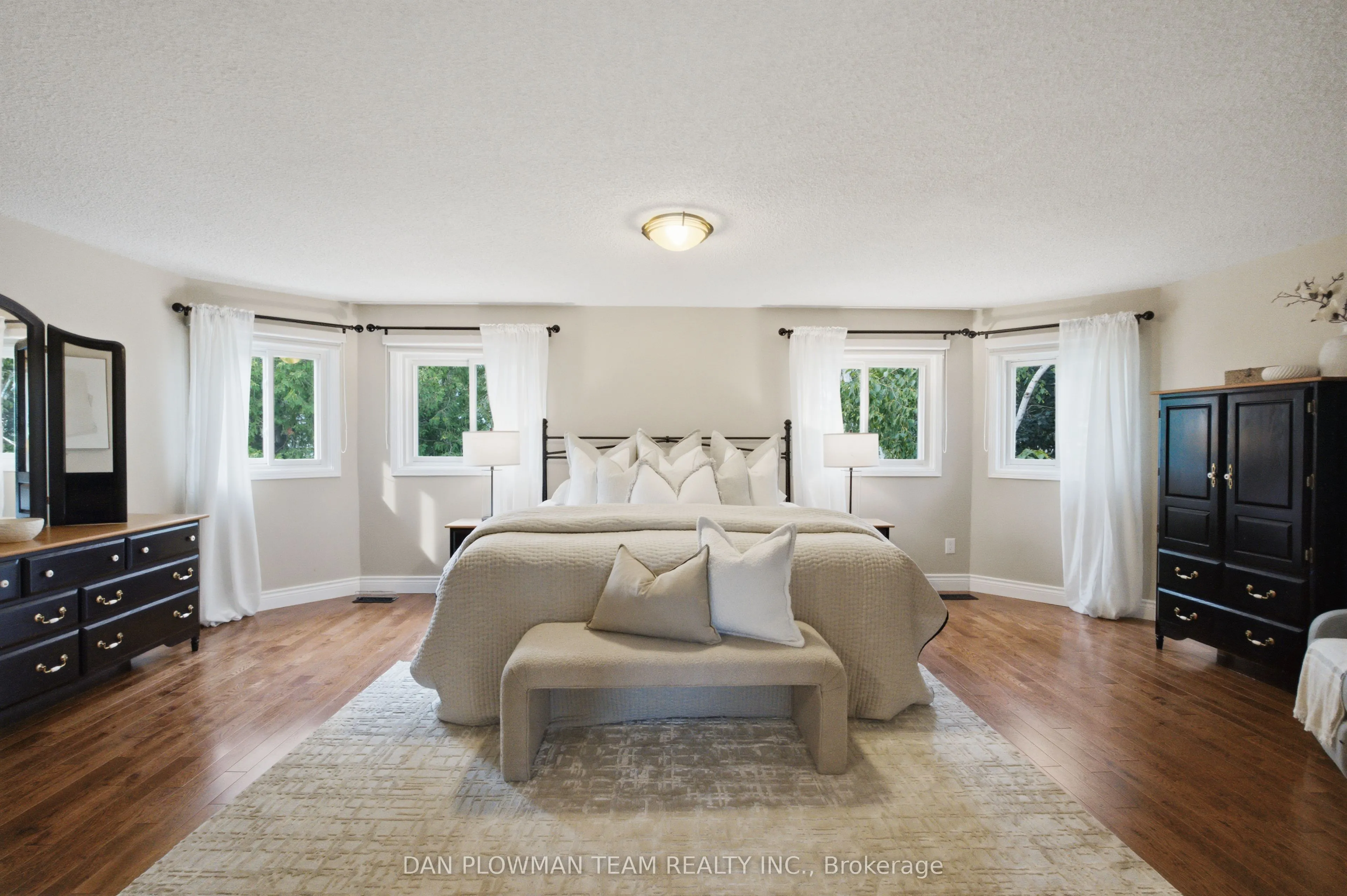 6 Saddlebrook Court