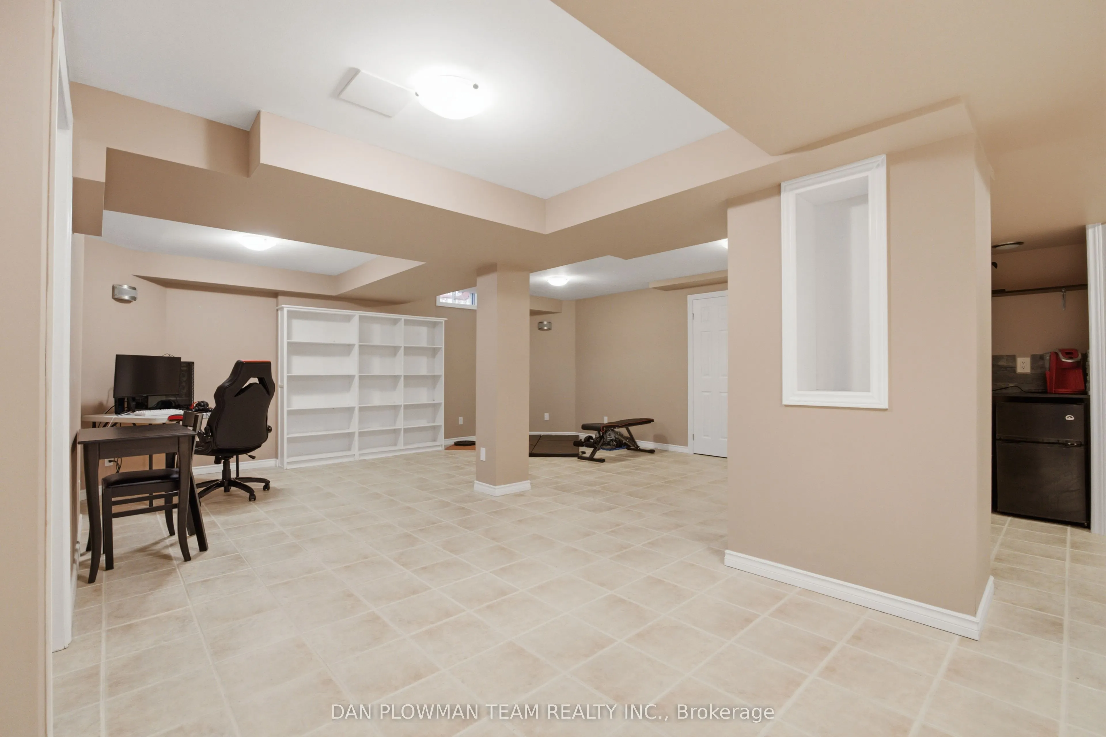 6 Saddlebrook Court