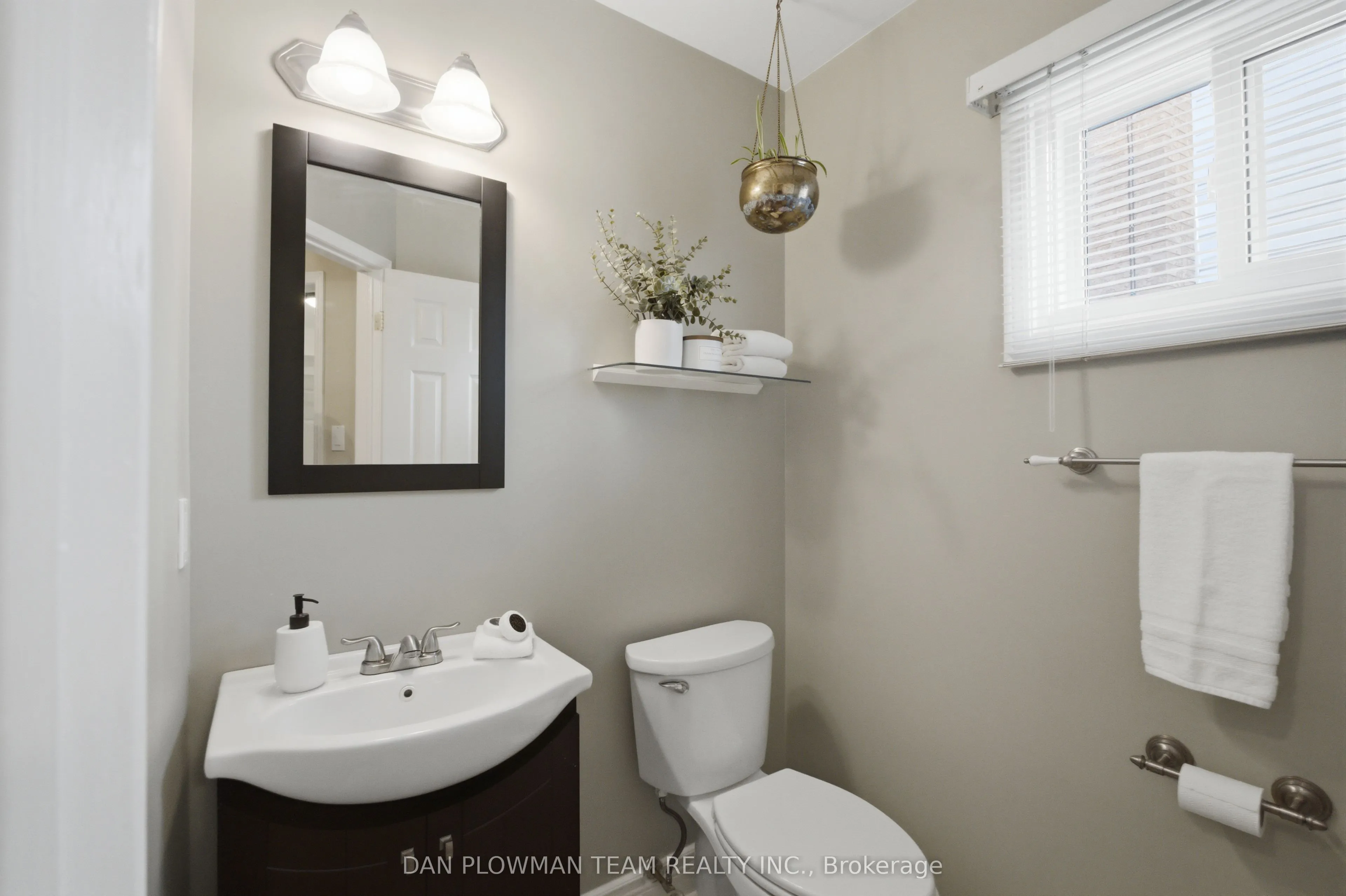 6 Saddlebrook Court