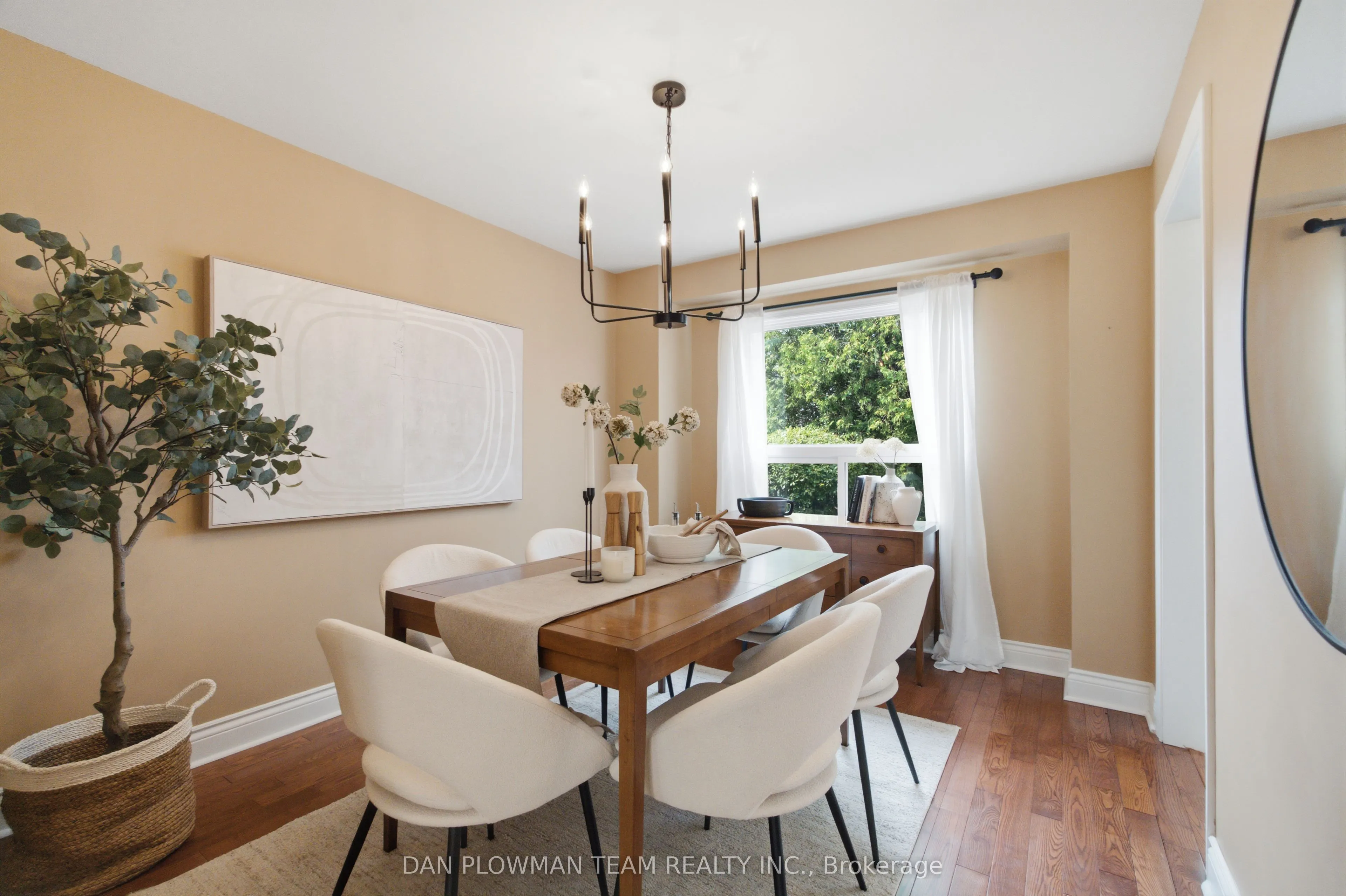 6 Saddlebrook Court