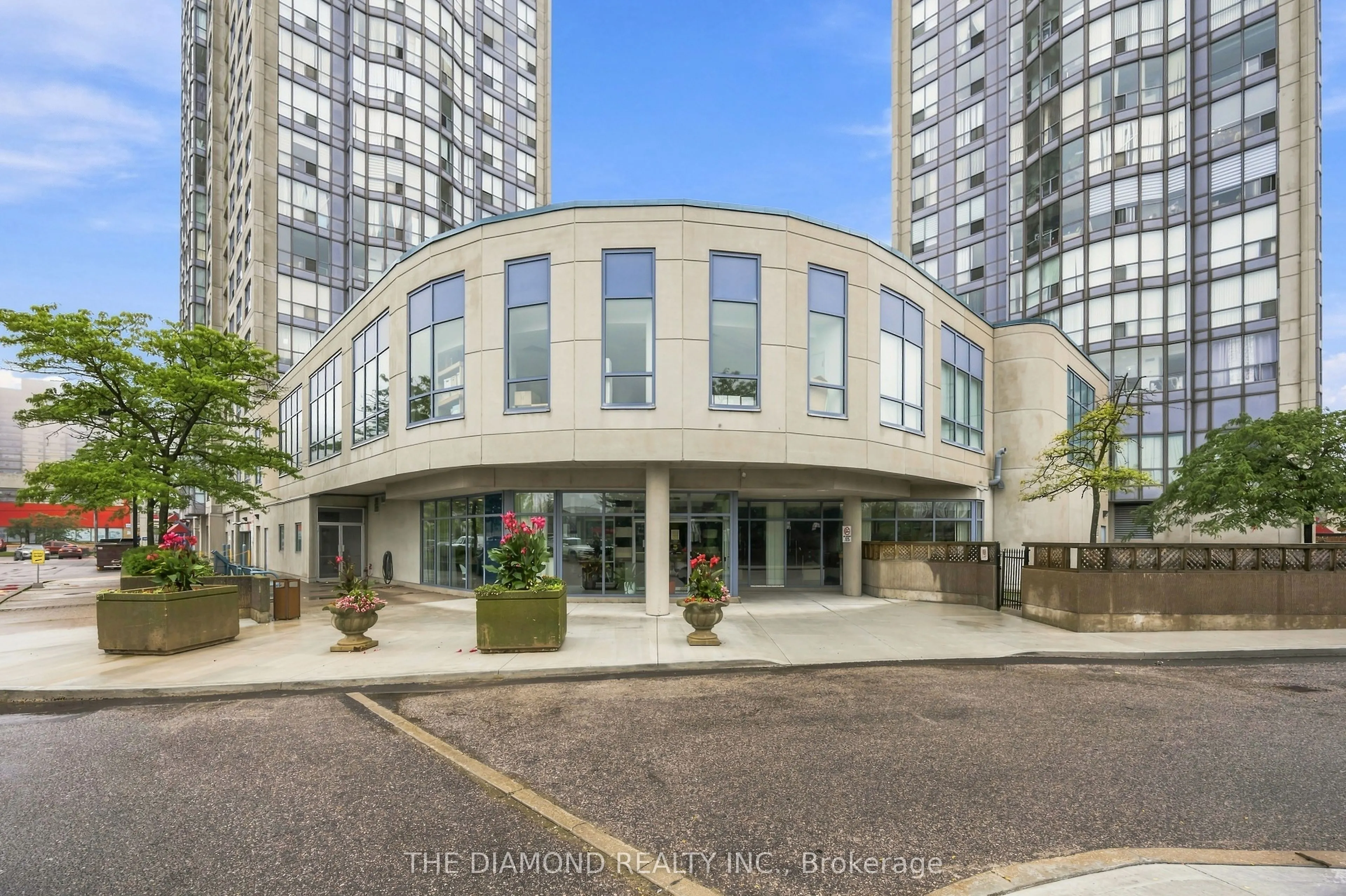 2550 Lawrence Avenue E #816