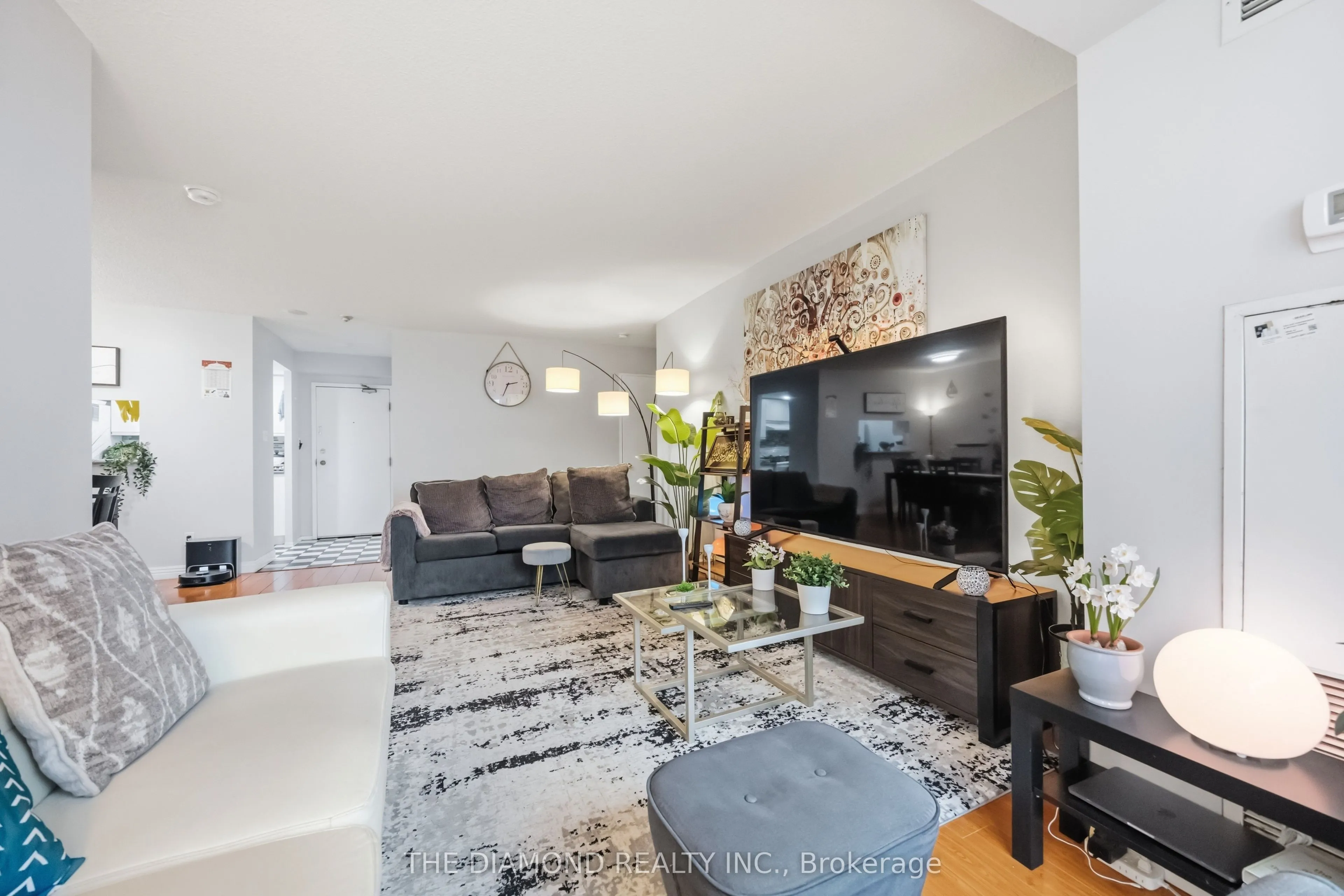 2550 Lawrence Avenue E #816