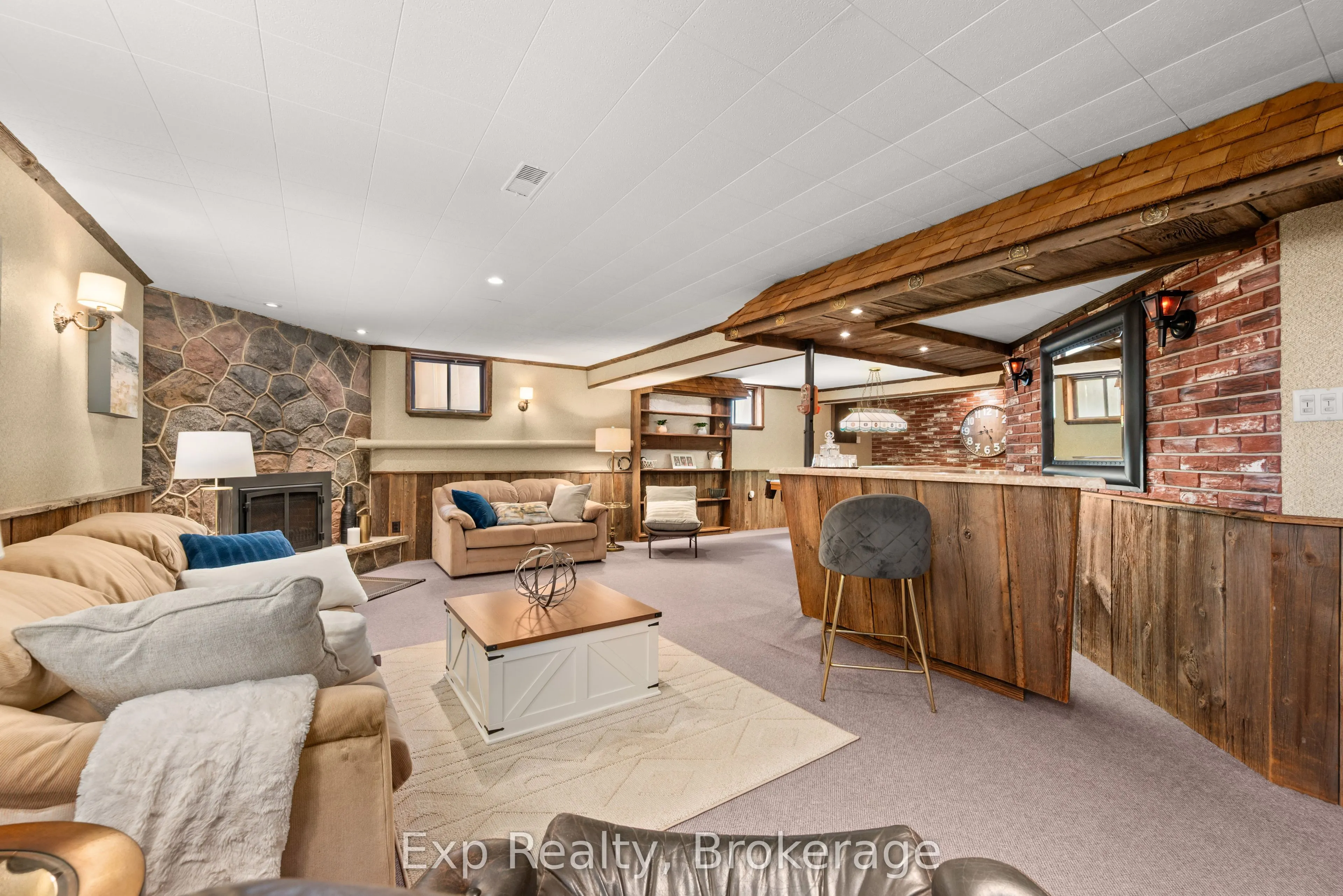 1325 Townline Road N