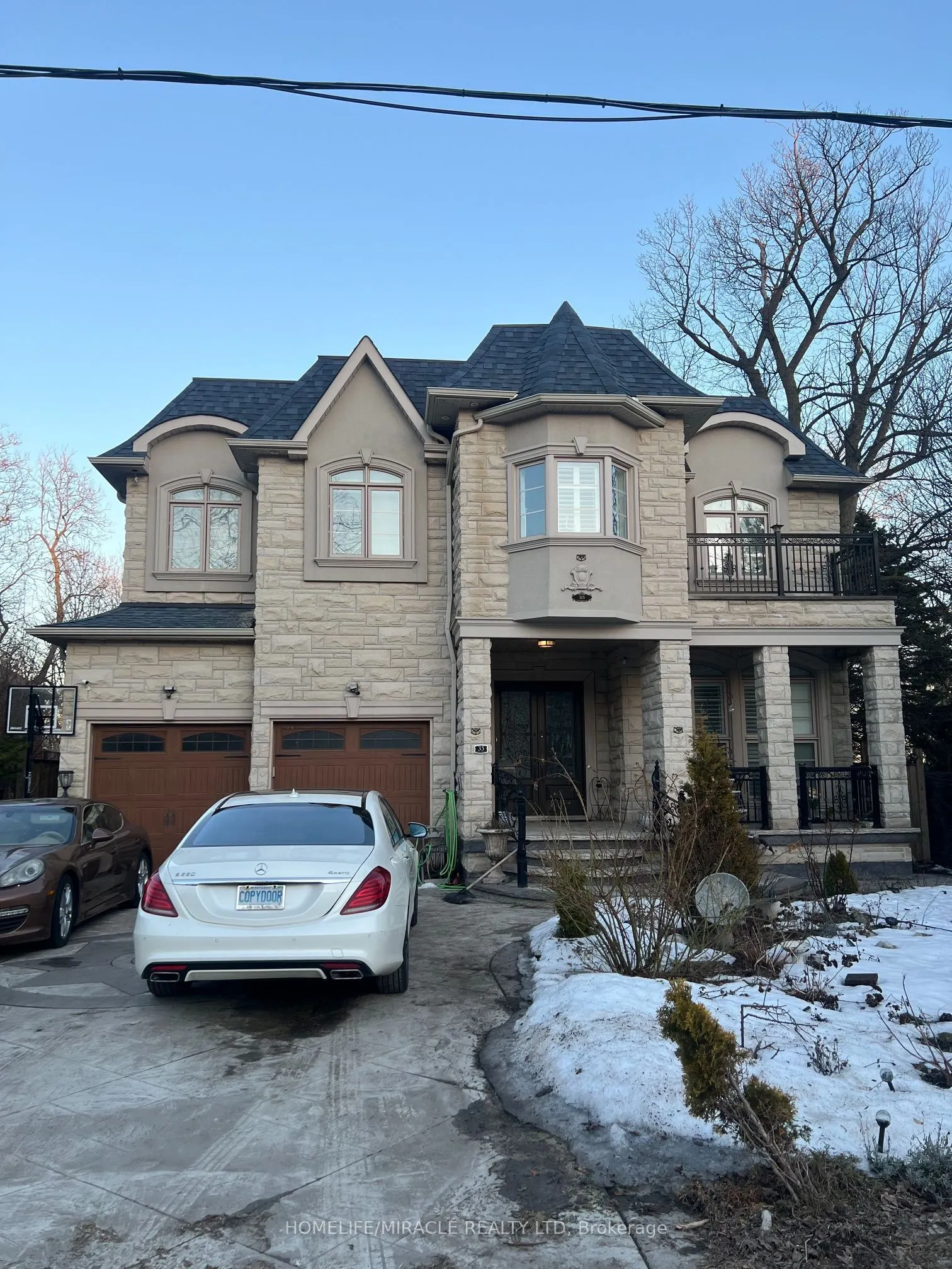 35 Drake Crescent