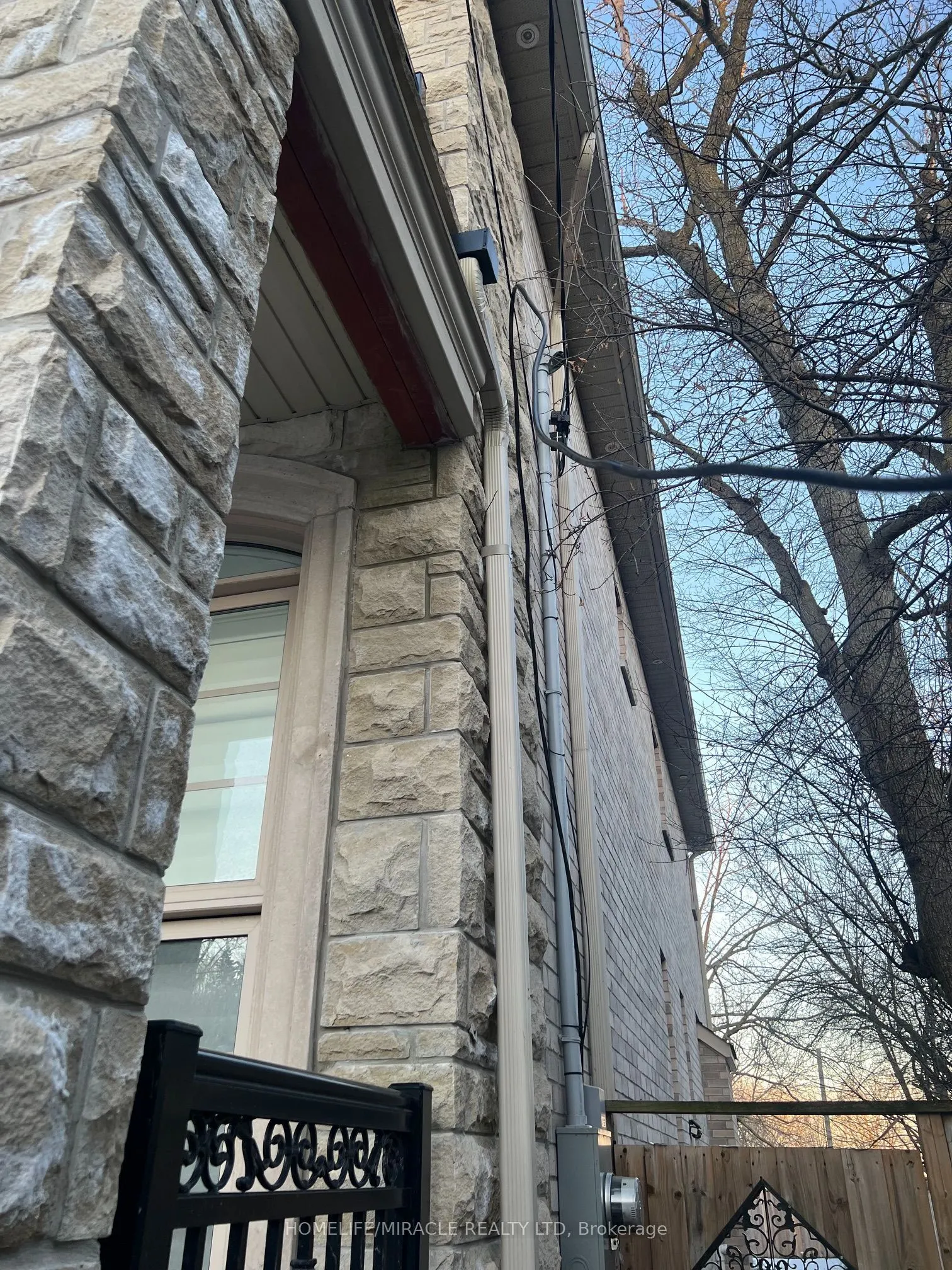 35 Drake Crescent