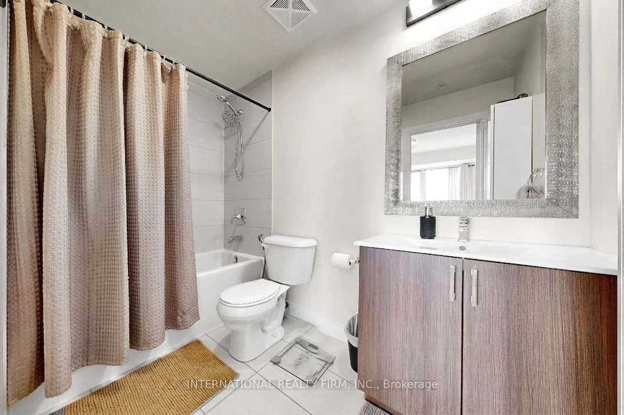 22 East Haven Drive #812