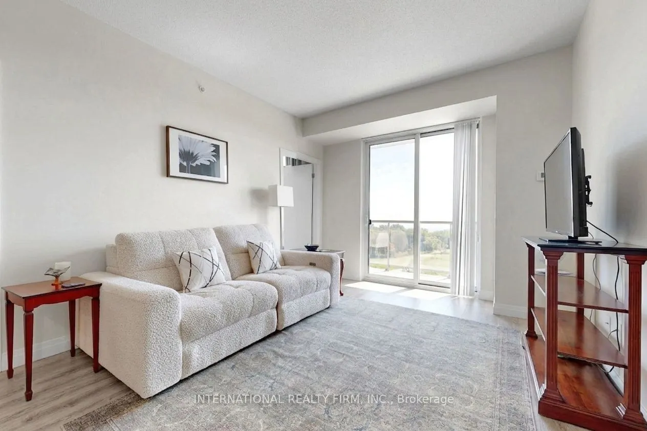 22 East Haven Drive #812