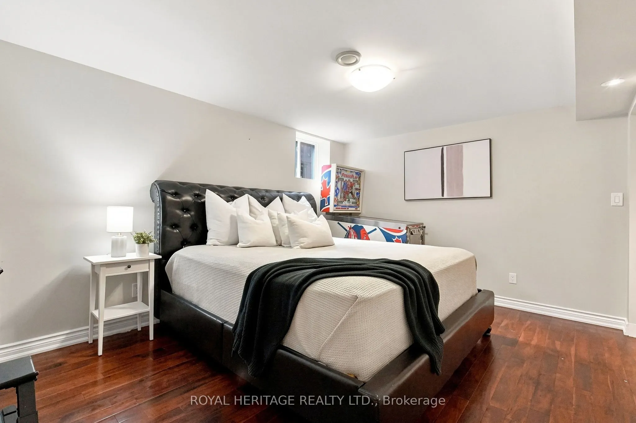 816 Sheppard Avenue