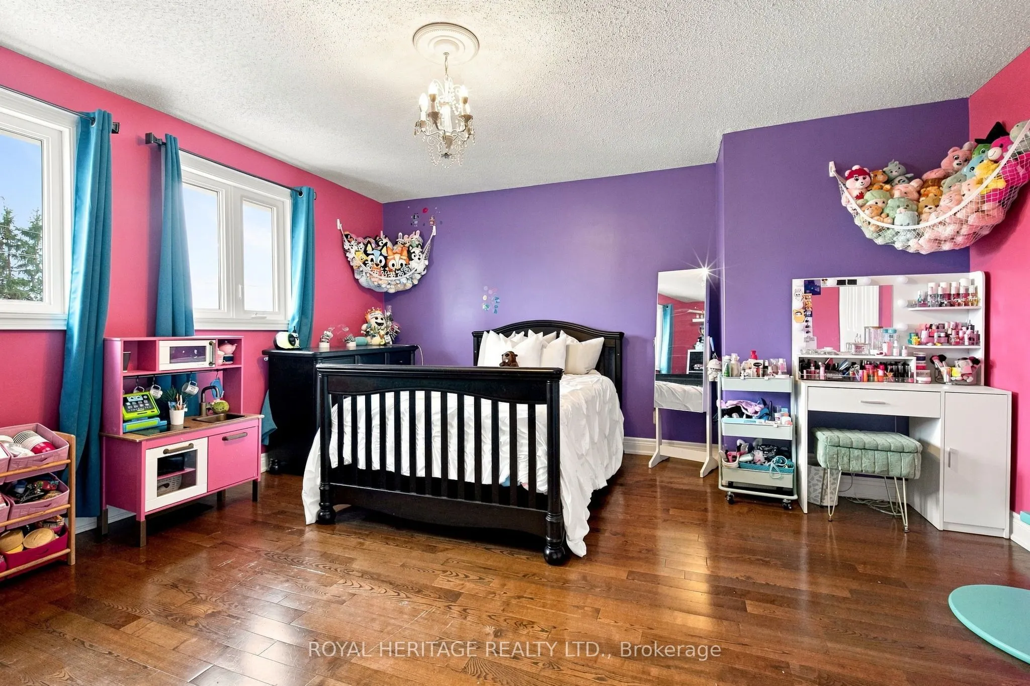816 Sheppard Avenue