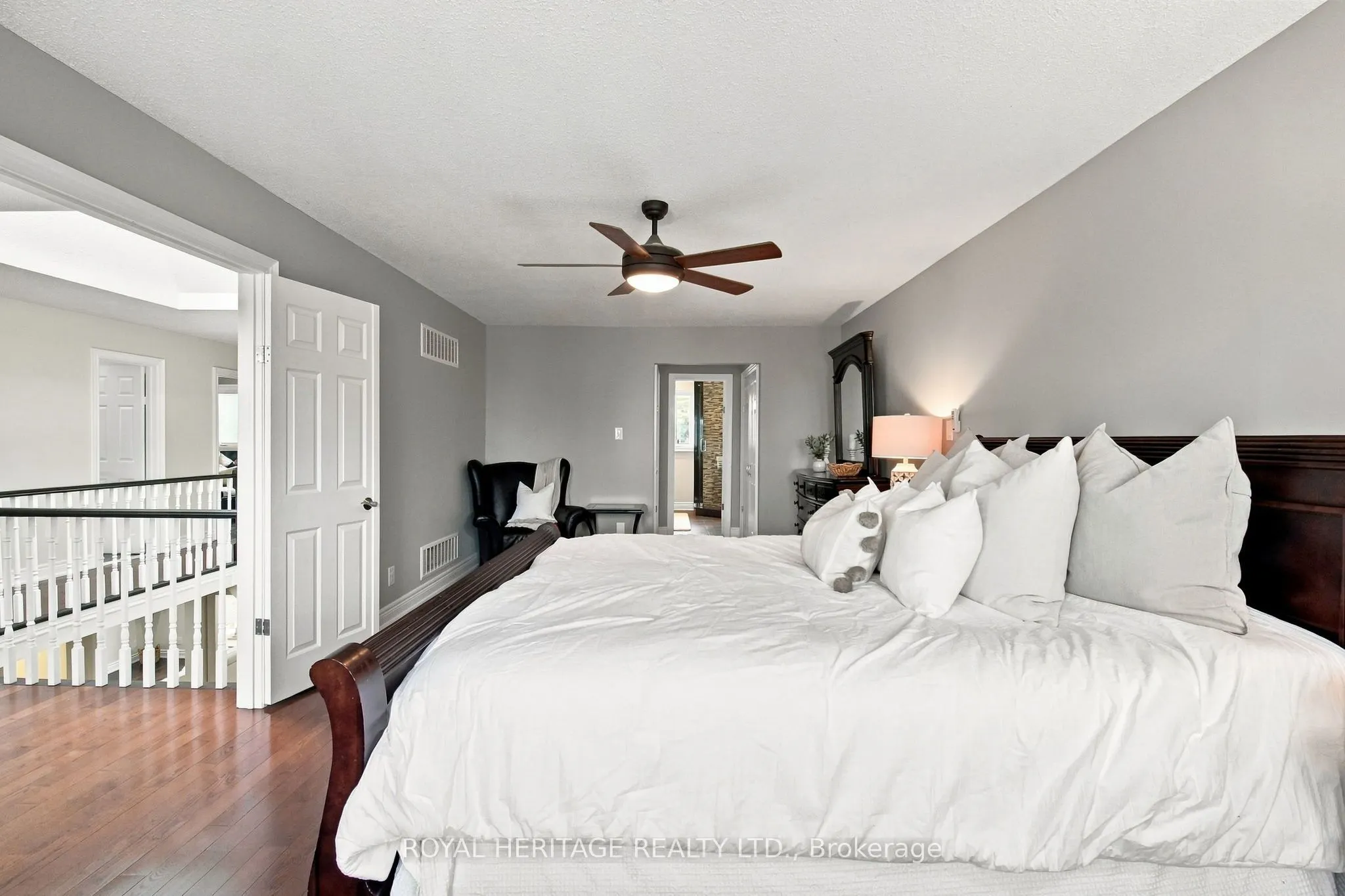 816 Sheppard Avenue