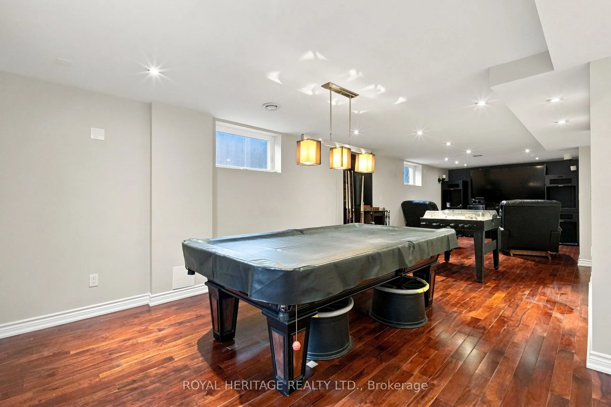 816 Sheppard Avenue