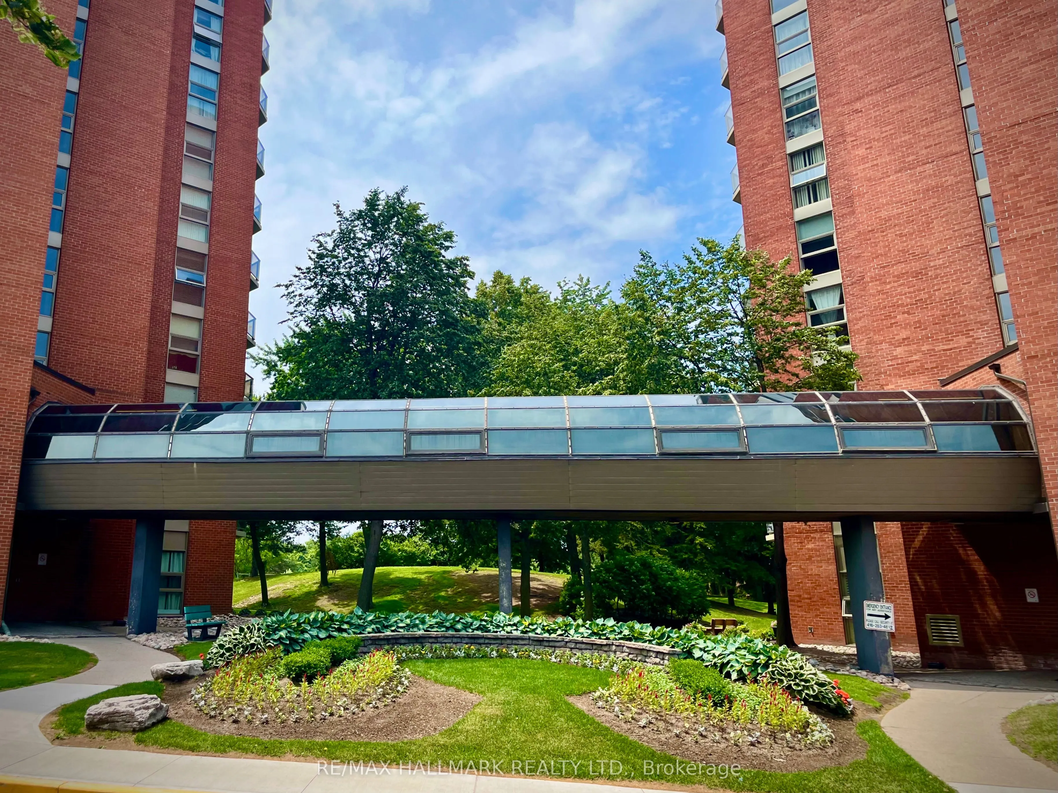 20 Dean Park Road #902
