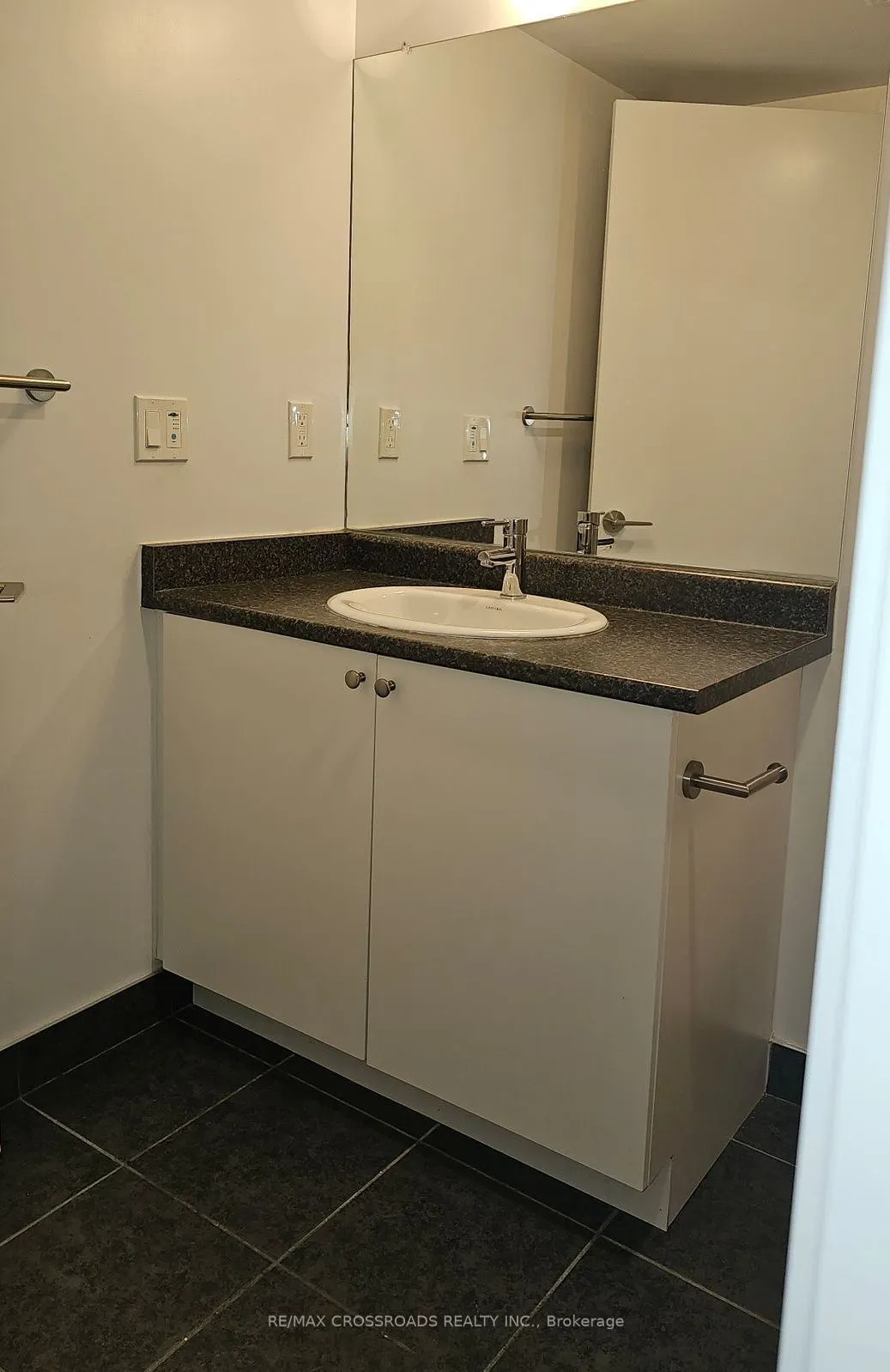 8 Trent Avenue #502