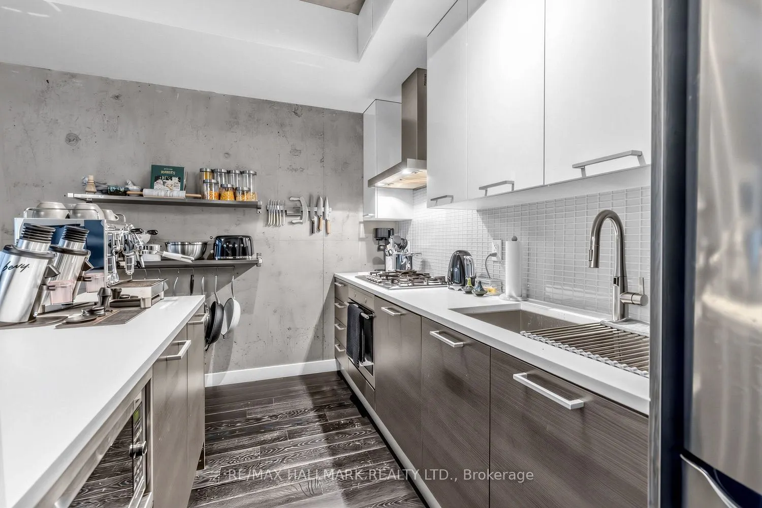 90 Broadview Avenue #408