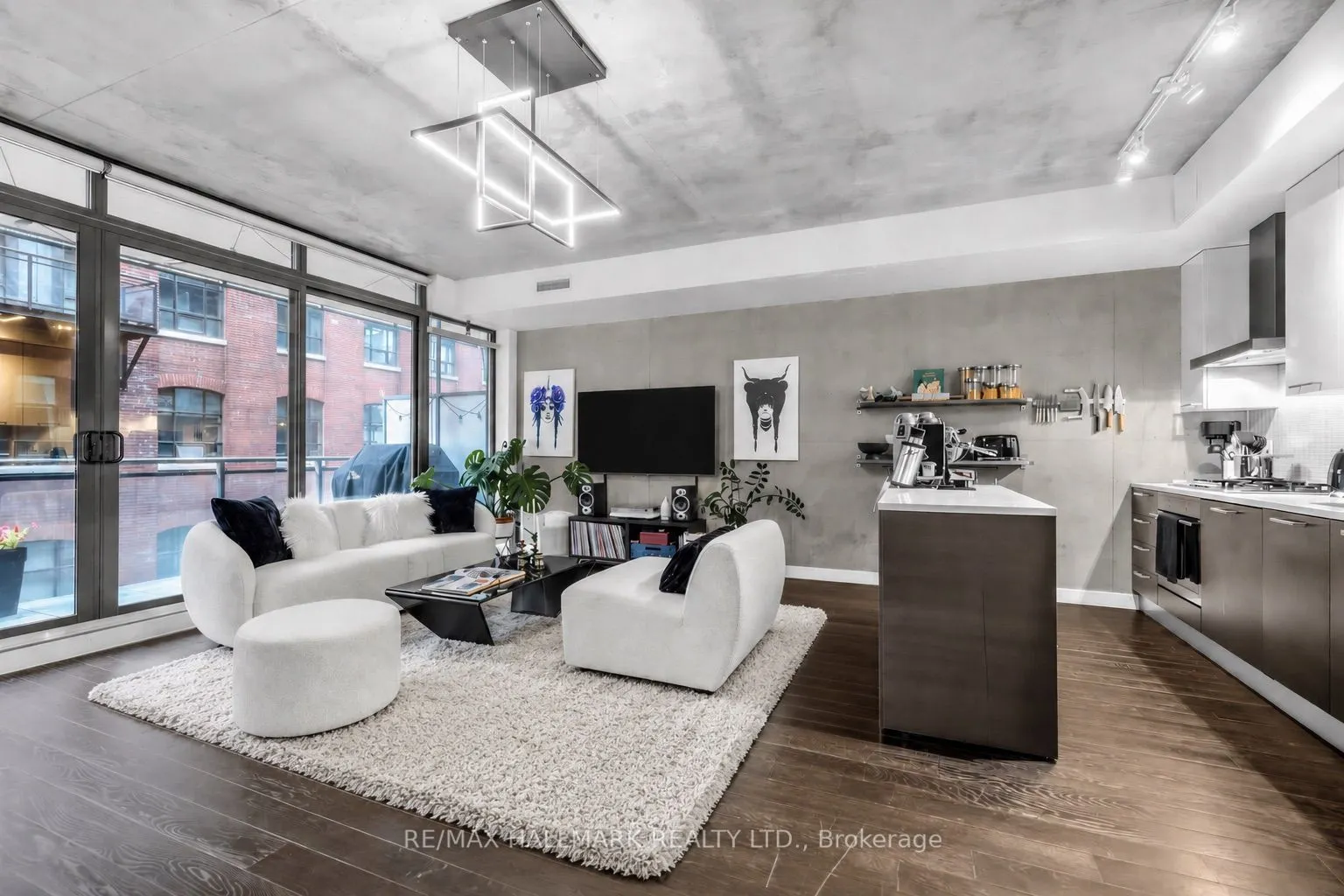 90 Broadview Avenue #408