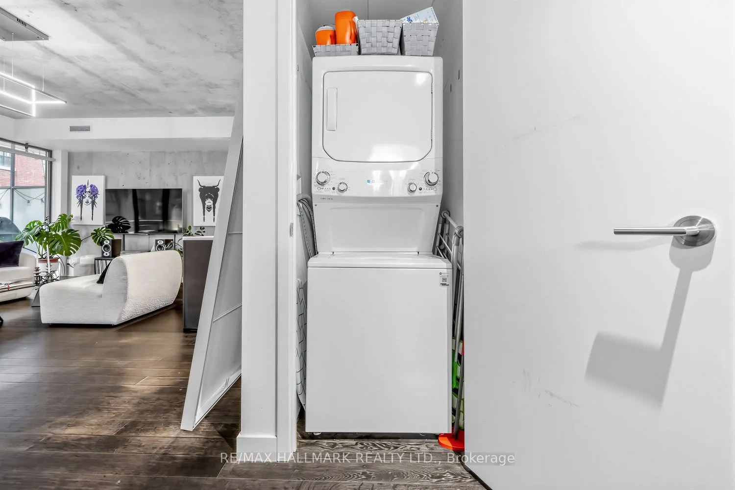 90 Broadview Avenue #408