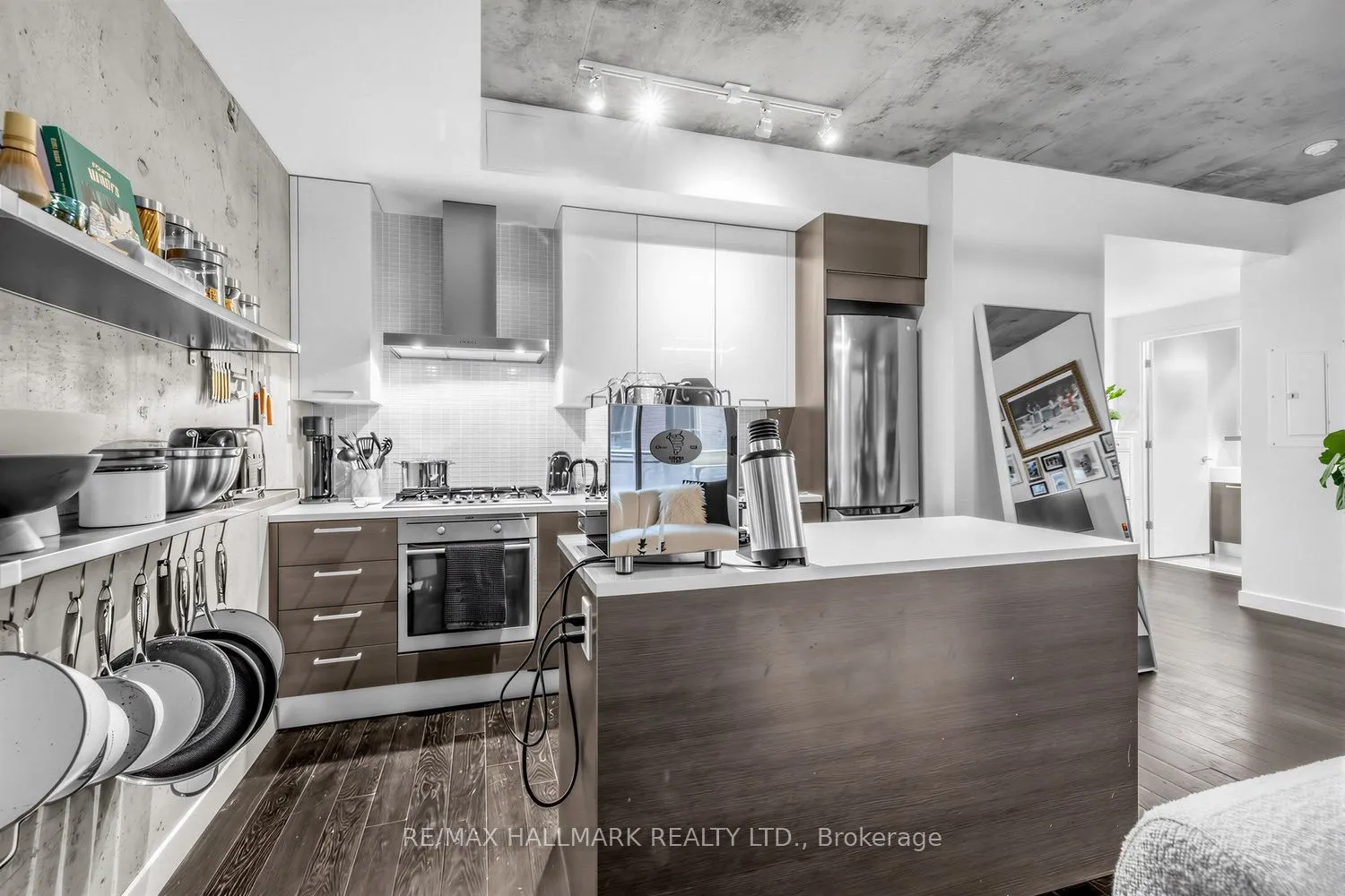 90 Broadview Avenue #408