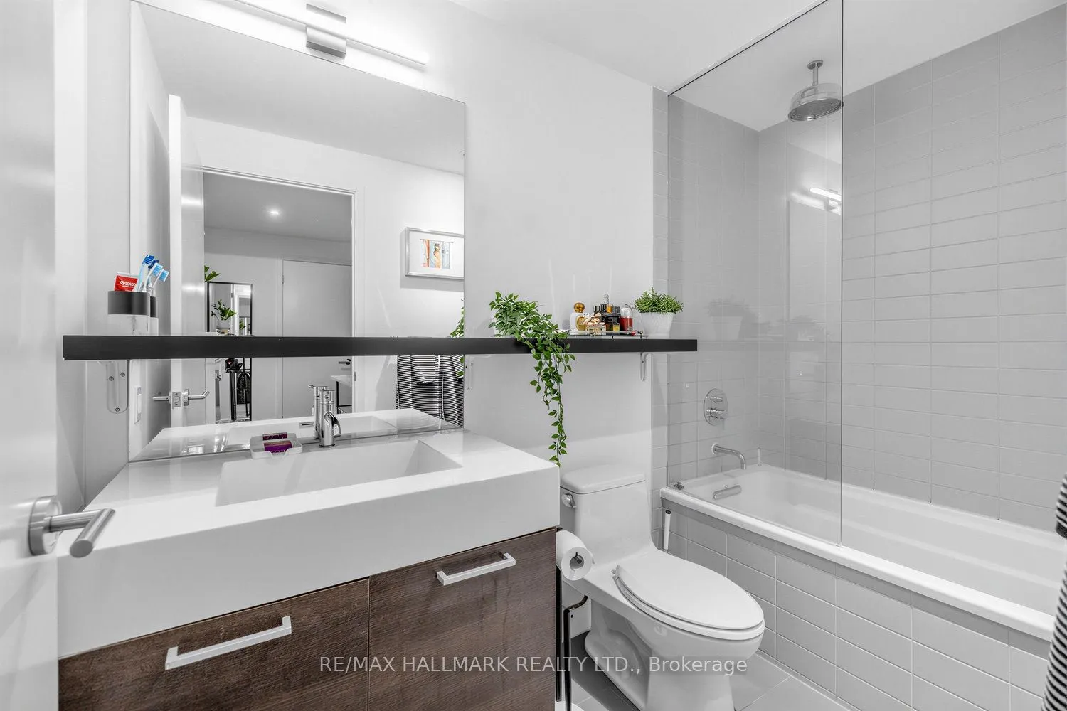 90 Broadview Avenue #408