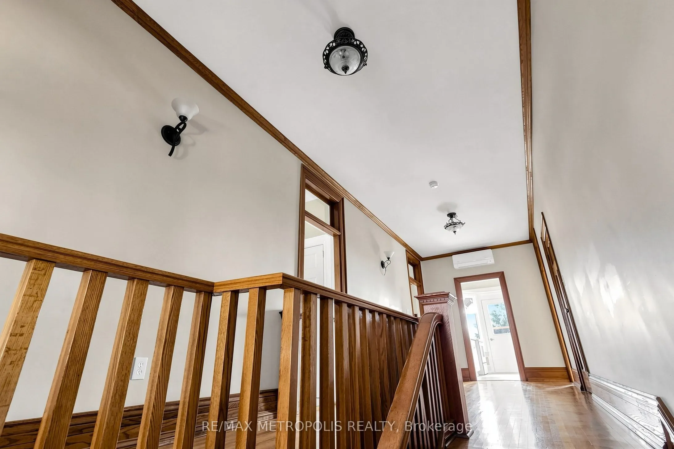 1110 Simcoe Street S #Upper #2