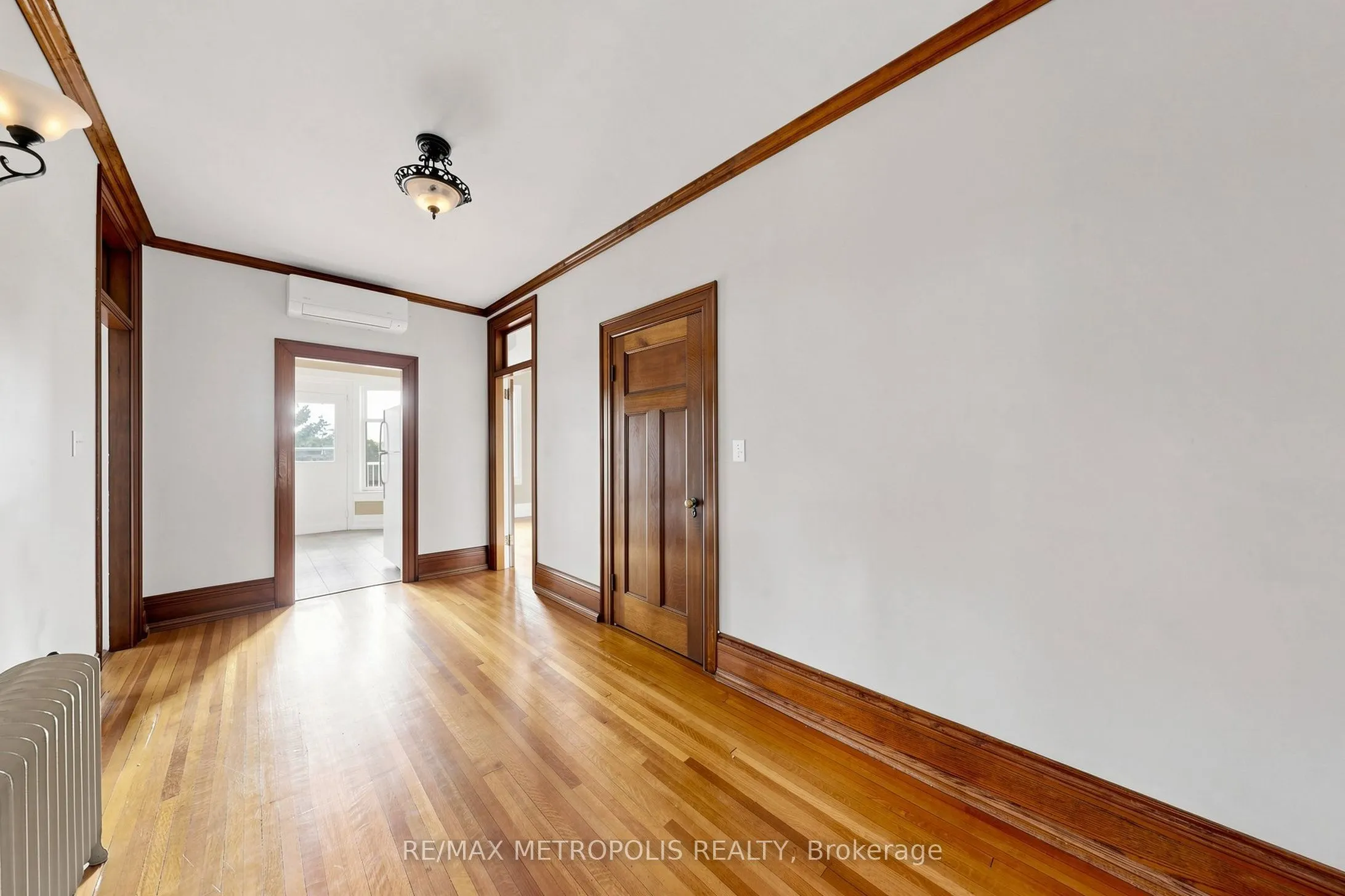 1110 Simcoe Street S #Upper #2