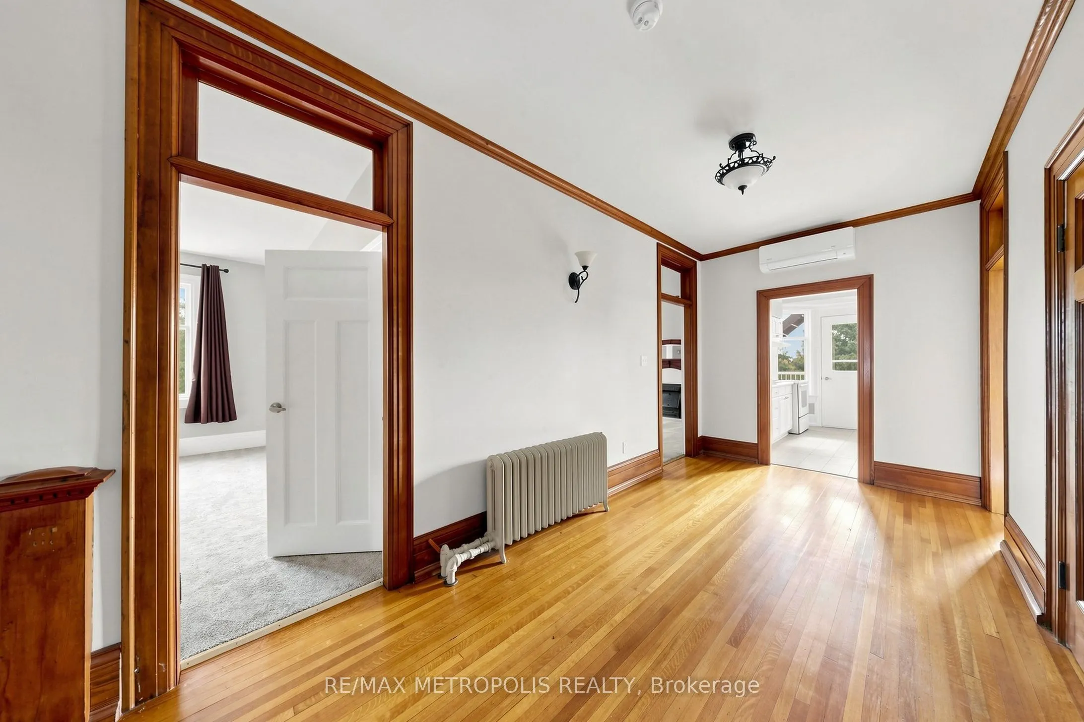 1110 Simcoe Street S #Upper #2