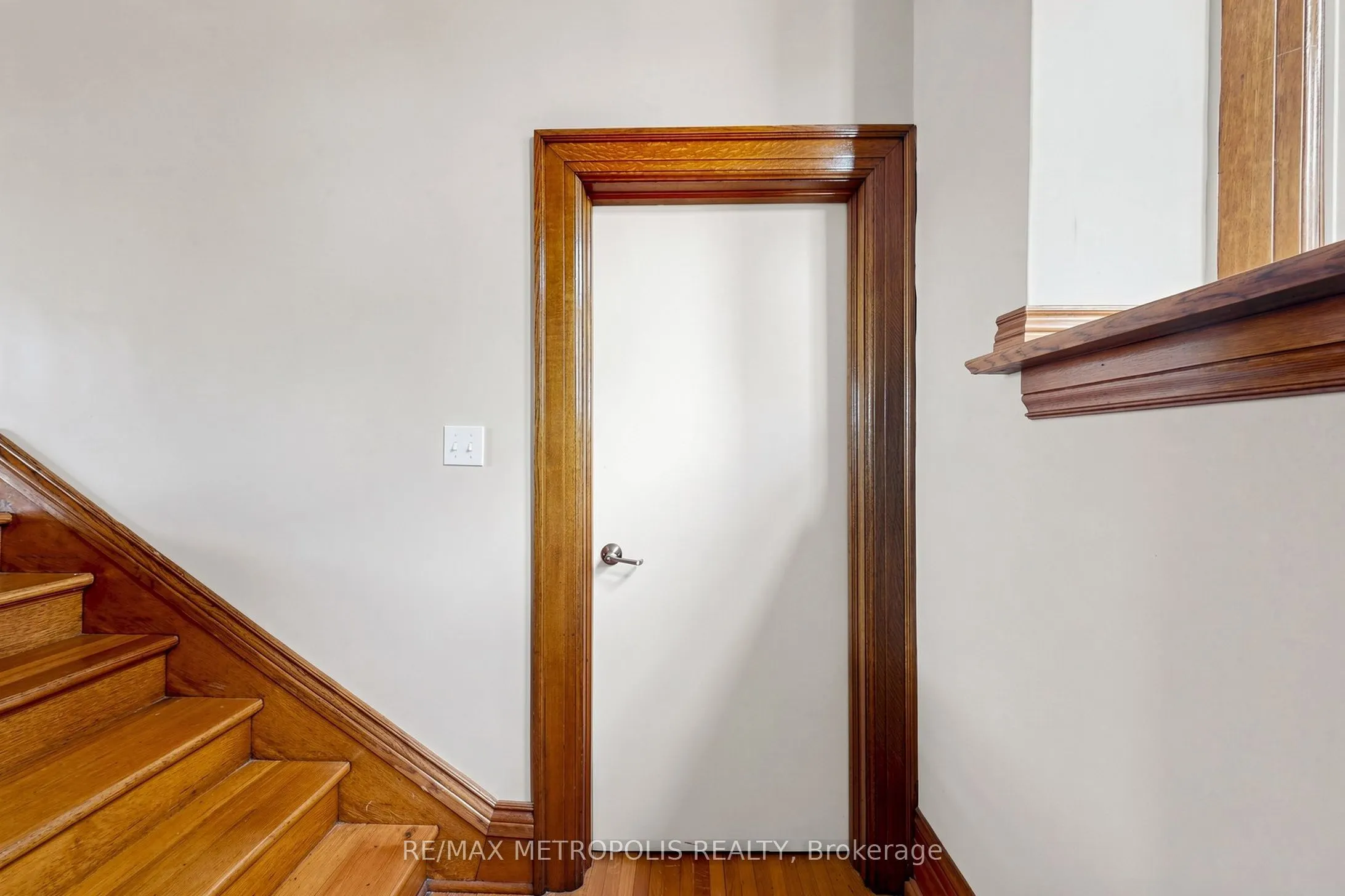 1110 Simcoe Street S #Upper #2
