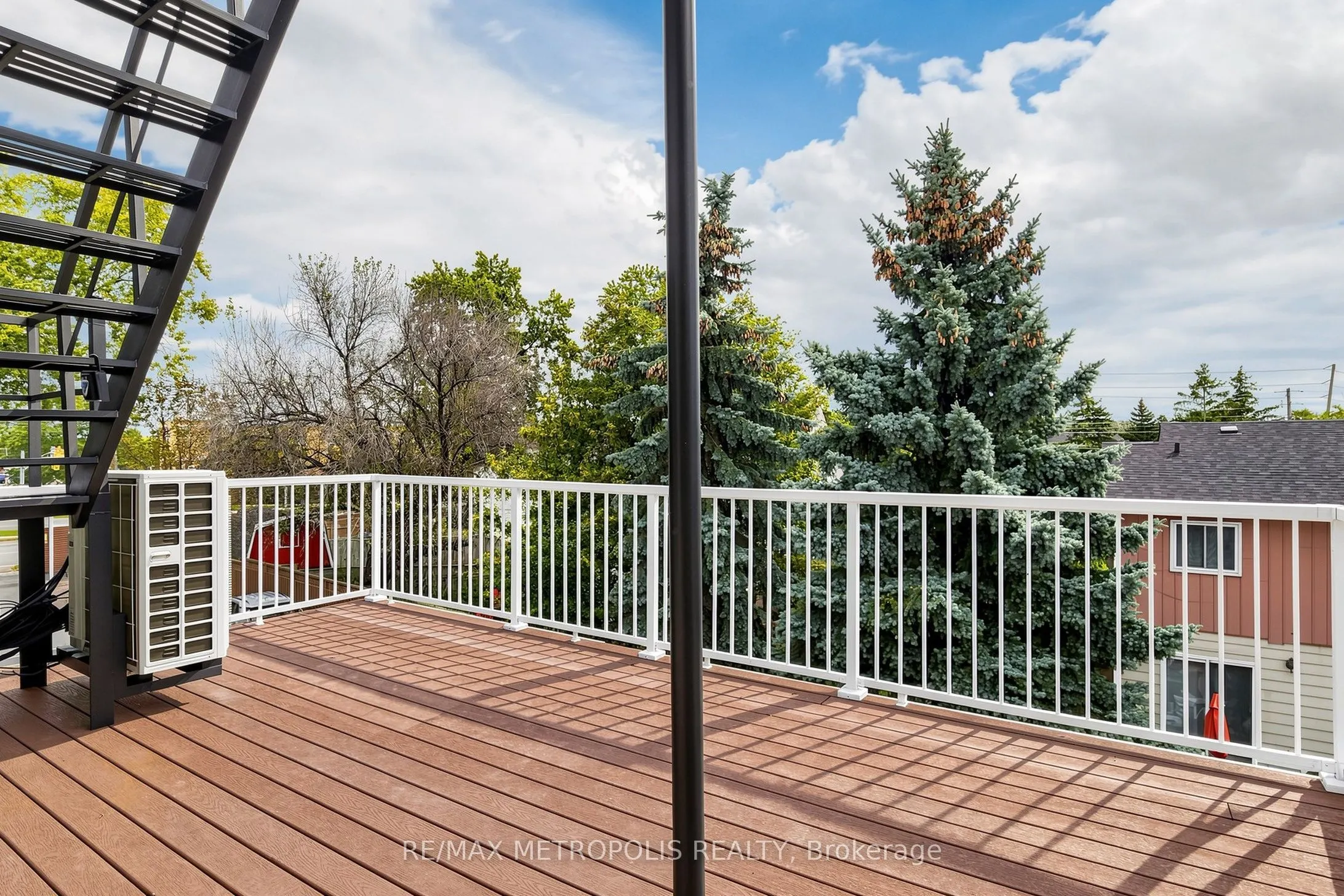 1110 Simcoe Street S #Upper #2