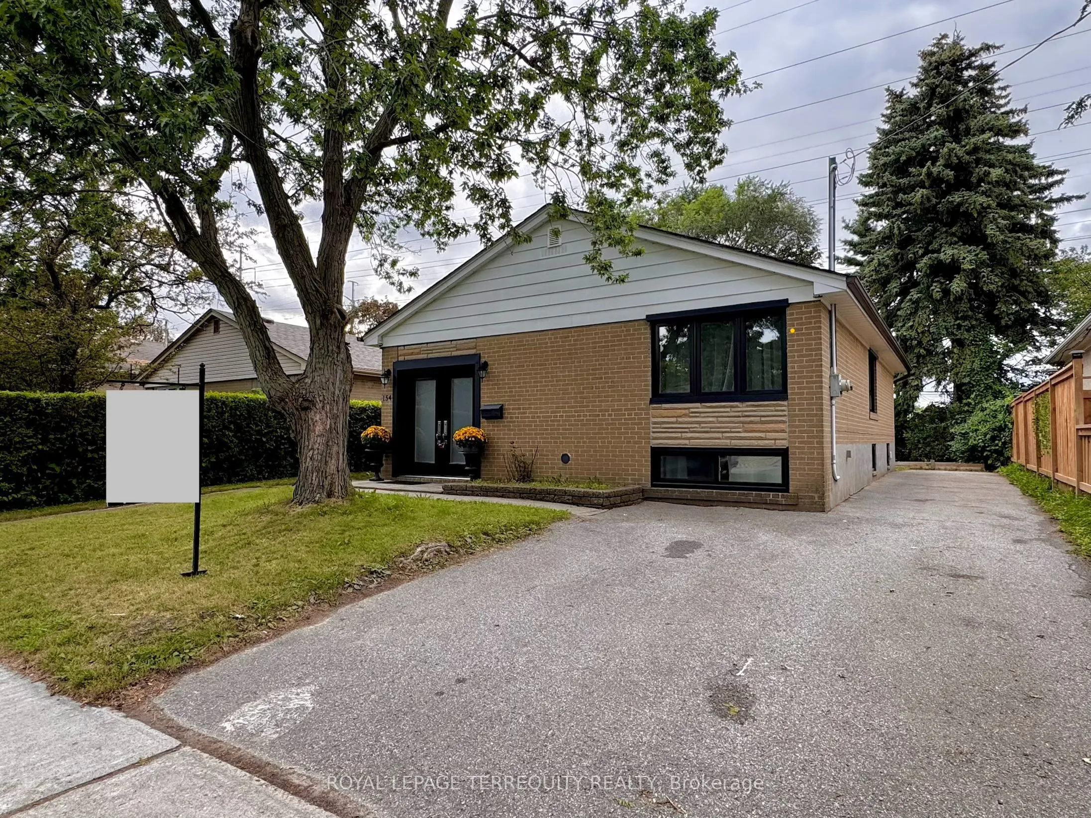 154 Sedgemount Drive