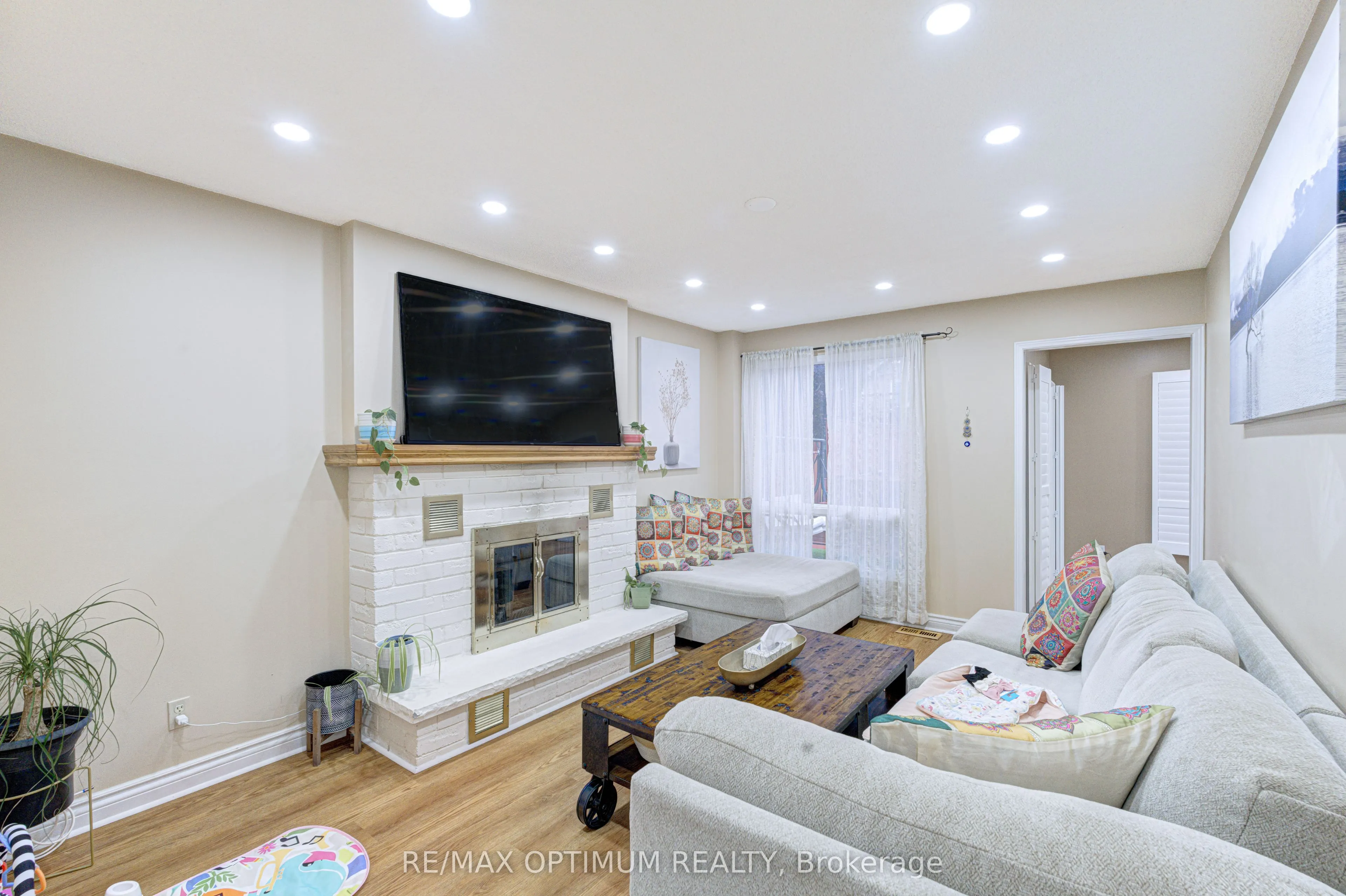 11 Murkar Crescent