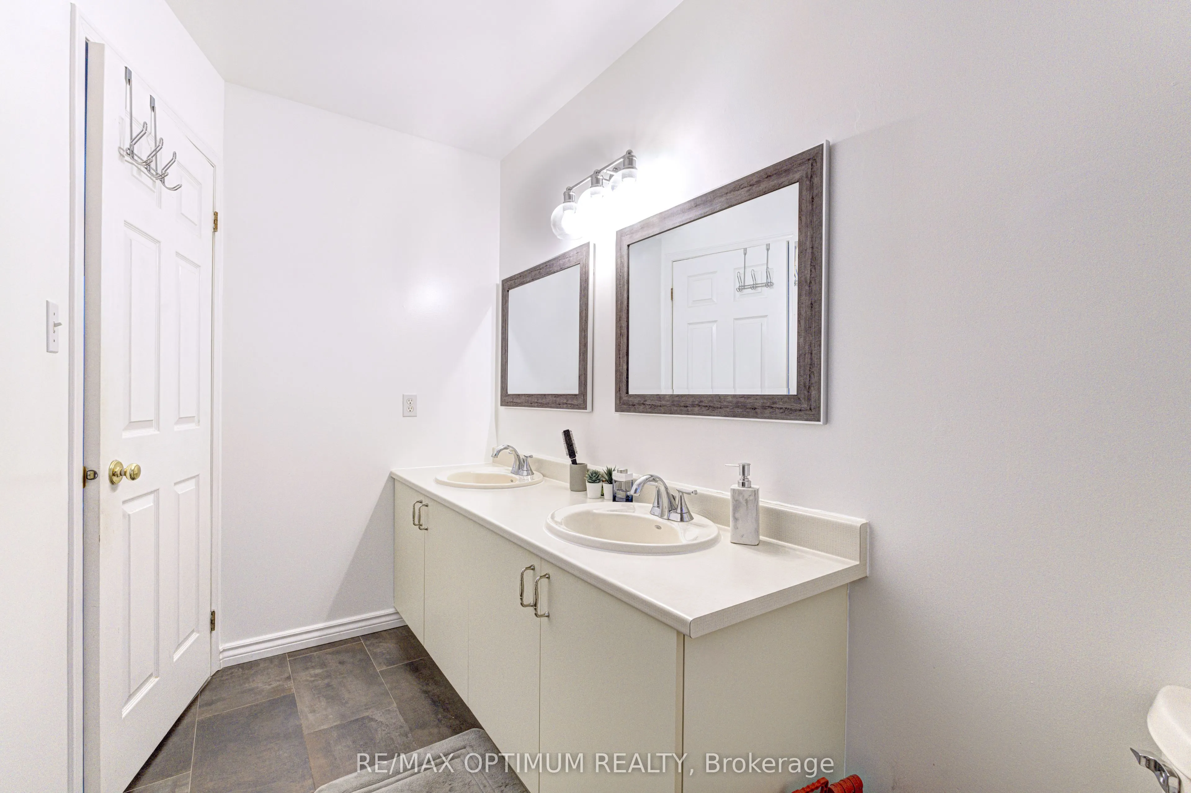 11 Murkar Crescent