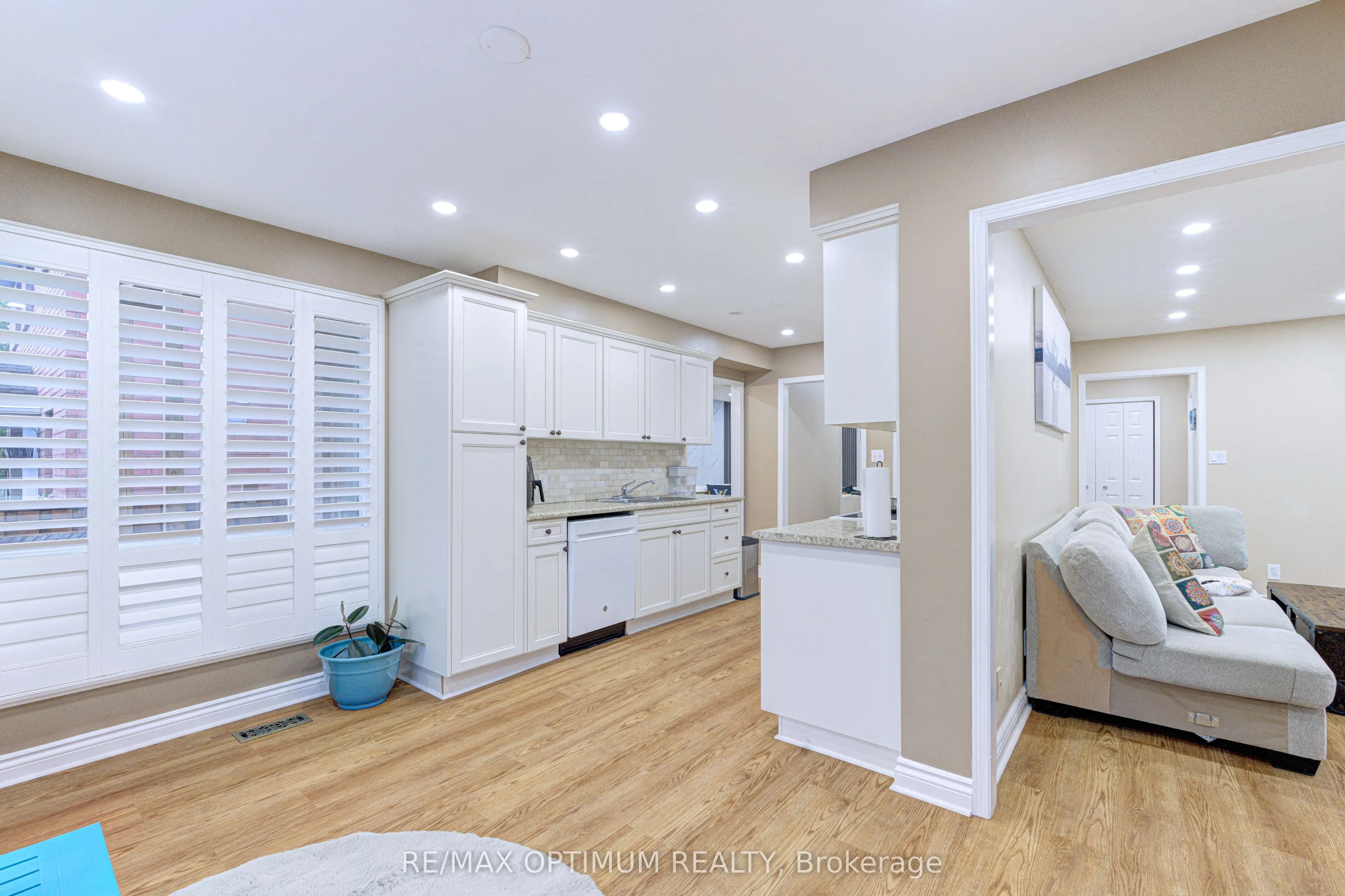 11 Murkar Crescent